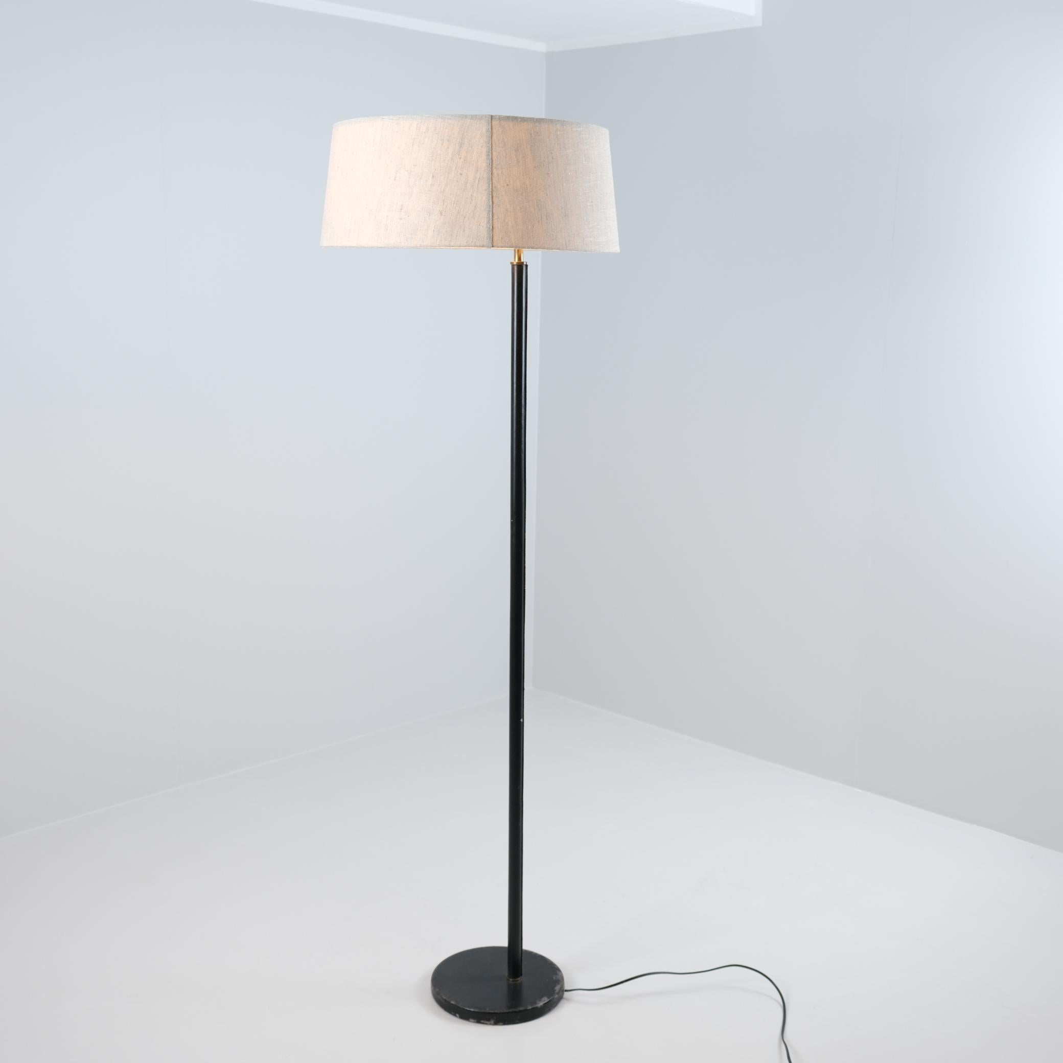 Lampada da terra Maija Heikinheimo MH801 in lino e pelle, Valaistustyö, Artek 1950s in vendita 5
