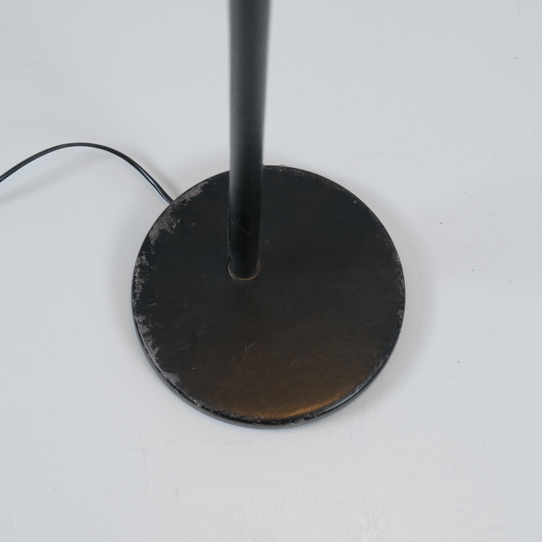 Metà XX secolo Lampada da terra Maija Heikinheimo MH801 in lino e pelle, Valaistustyö, Artek 1950s in vendita