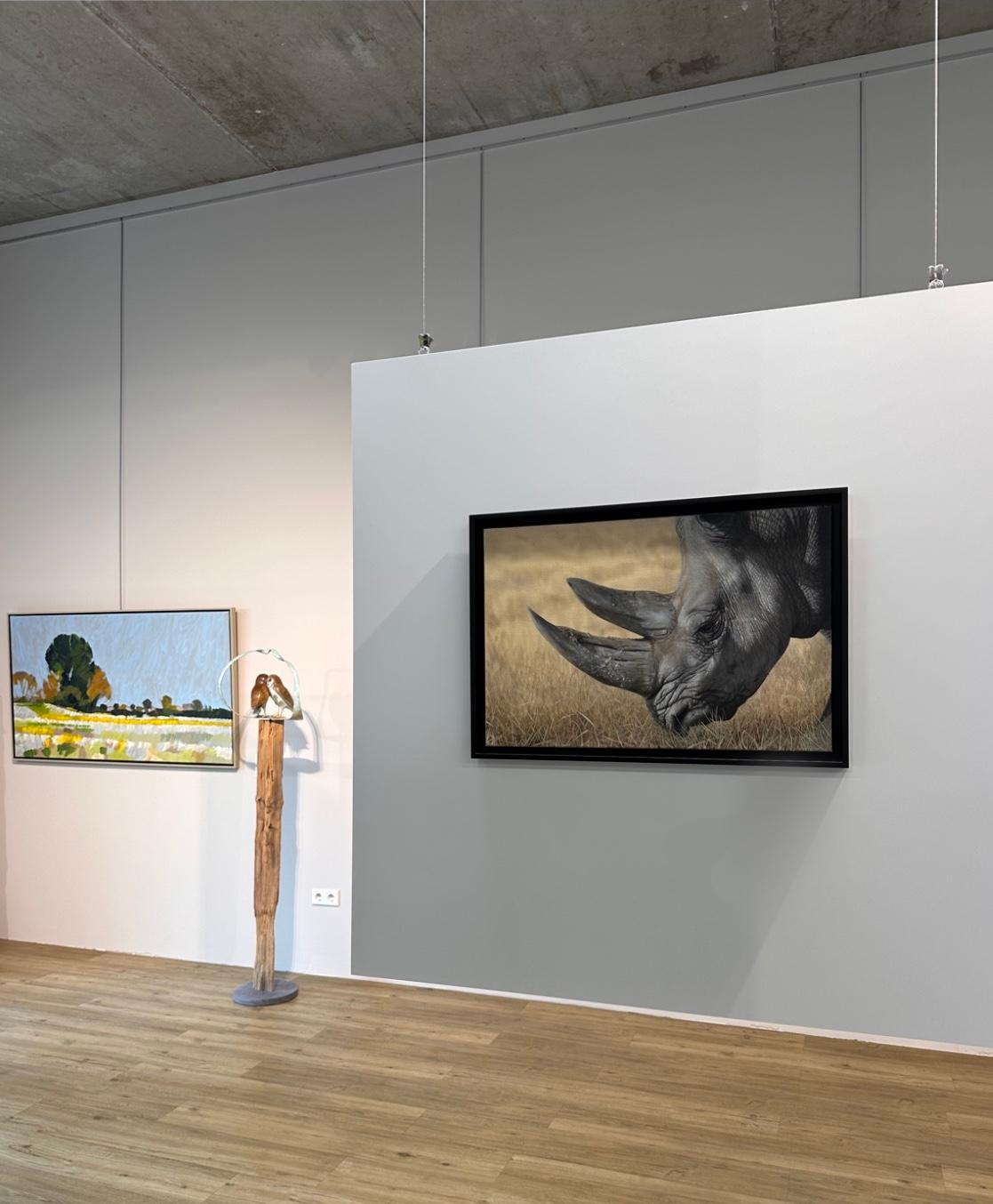 Nashorn - Zeitgenössische Acrylmalerei des 21. Jahrhunderts eines Nashorns 2025 im Angebot 1