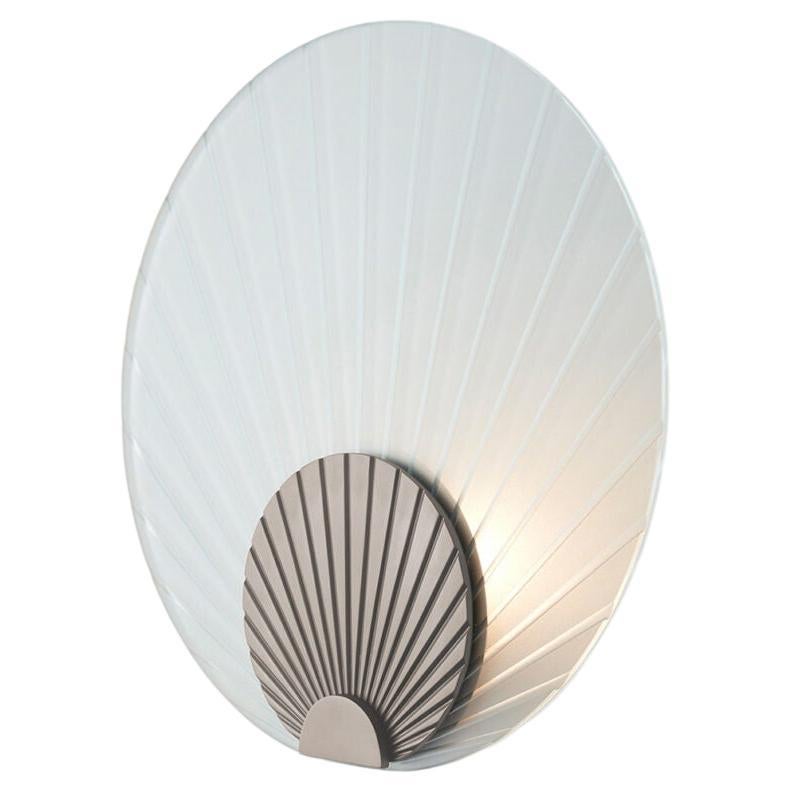 Lampe murale Maiko en verre transparent et acier inoxydable brossé de Carla Baz en vente