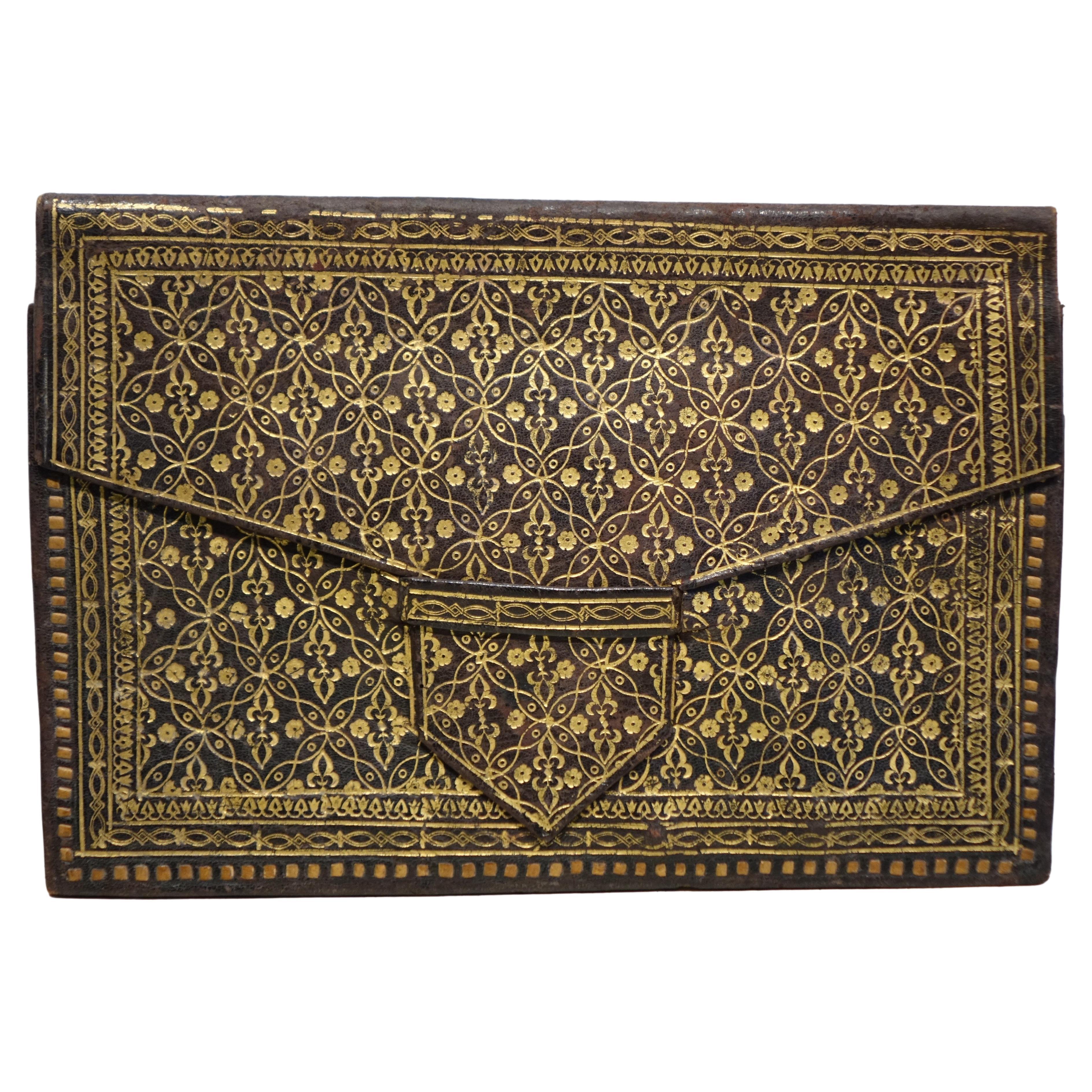 Mail pouch in maroquin rouge, 19th century For Sale