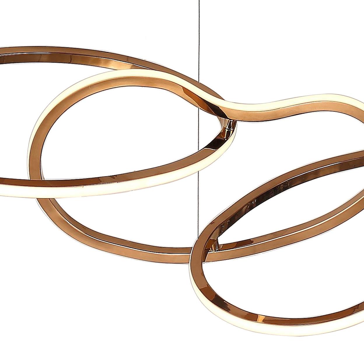 Elegant grouping of 6 metal rings with integrated LED diffusing a clean natural light.
Soft white 3000K.
75 watts – 110 lumens / watt, dimmable.
Finishes:
Rose gold, polished or brushed
Gold, polished or brushed
Champagne gold, polished or