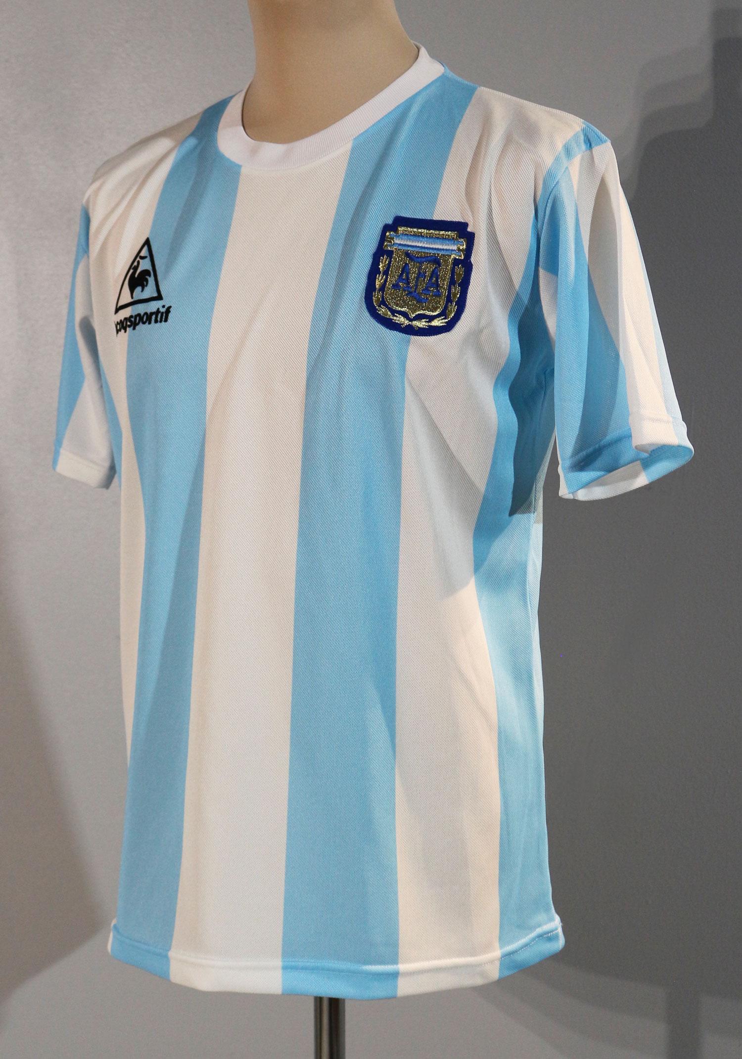 Peint à la main Maillot signé Diego Mradona Argentine coupe du monde 1986 Mexique en vente