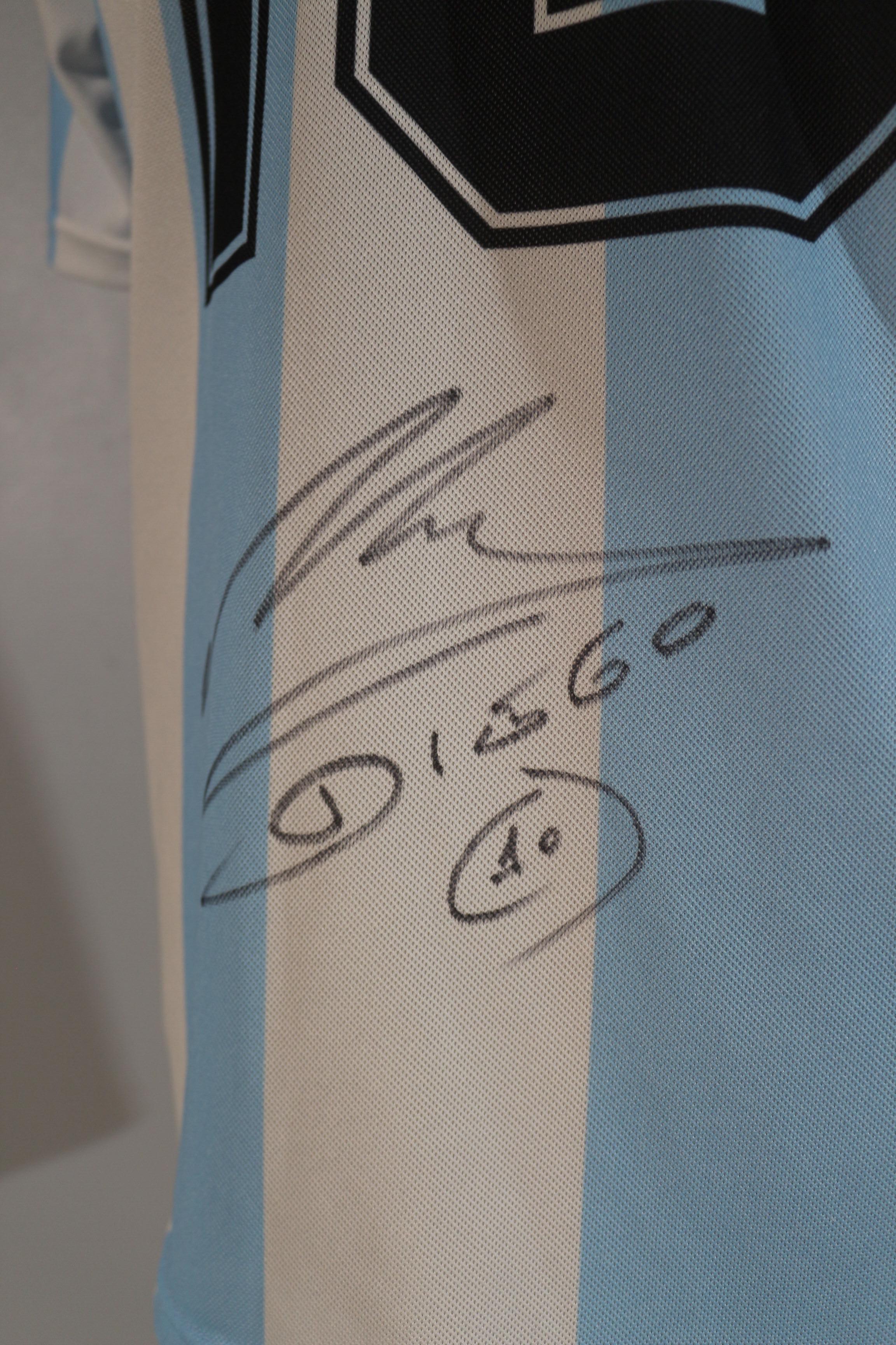 Maillot signé Diego Mradona Argentine coupe du monde 1986 Mexique Excellent état - En vente à Perpignan, FR