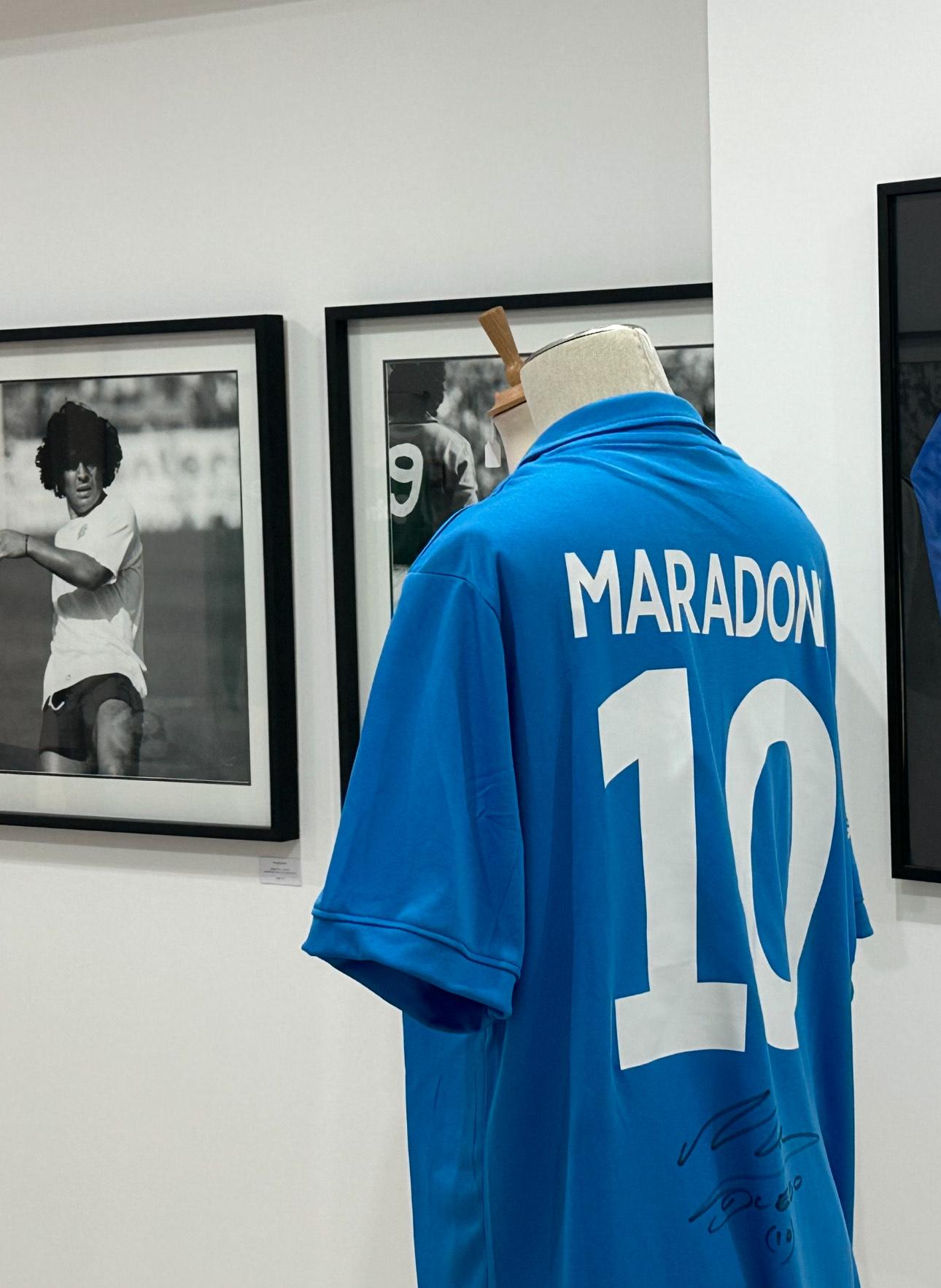 Maillot Napoli firmato - certificato da Diego Maradona in vendita 1