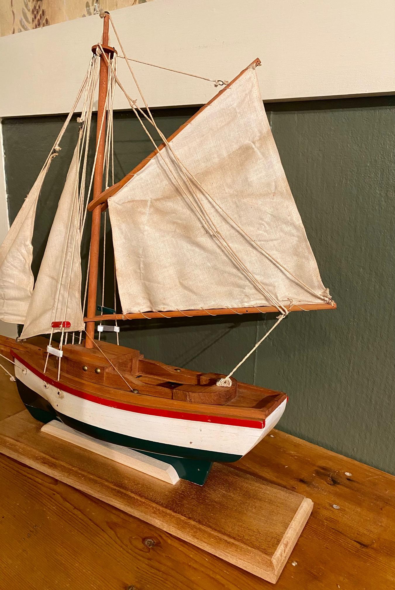 Maine Folk Art Model of a Friendship Sloop, circa 1940s In Good Condition In Nantucket, MA