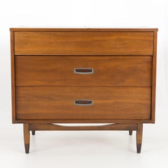 Mainline by Hooker Mid-Century 3 Drawer Dresser