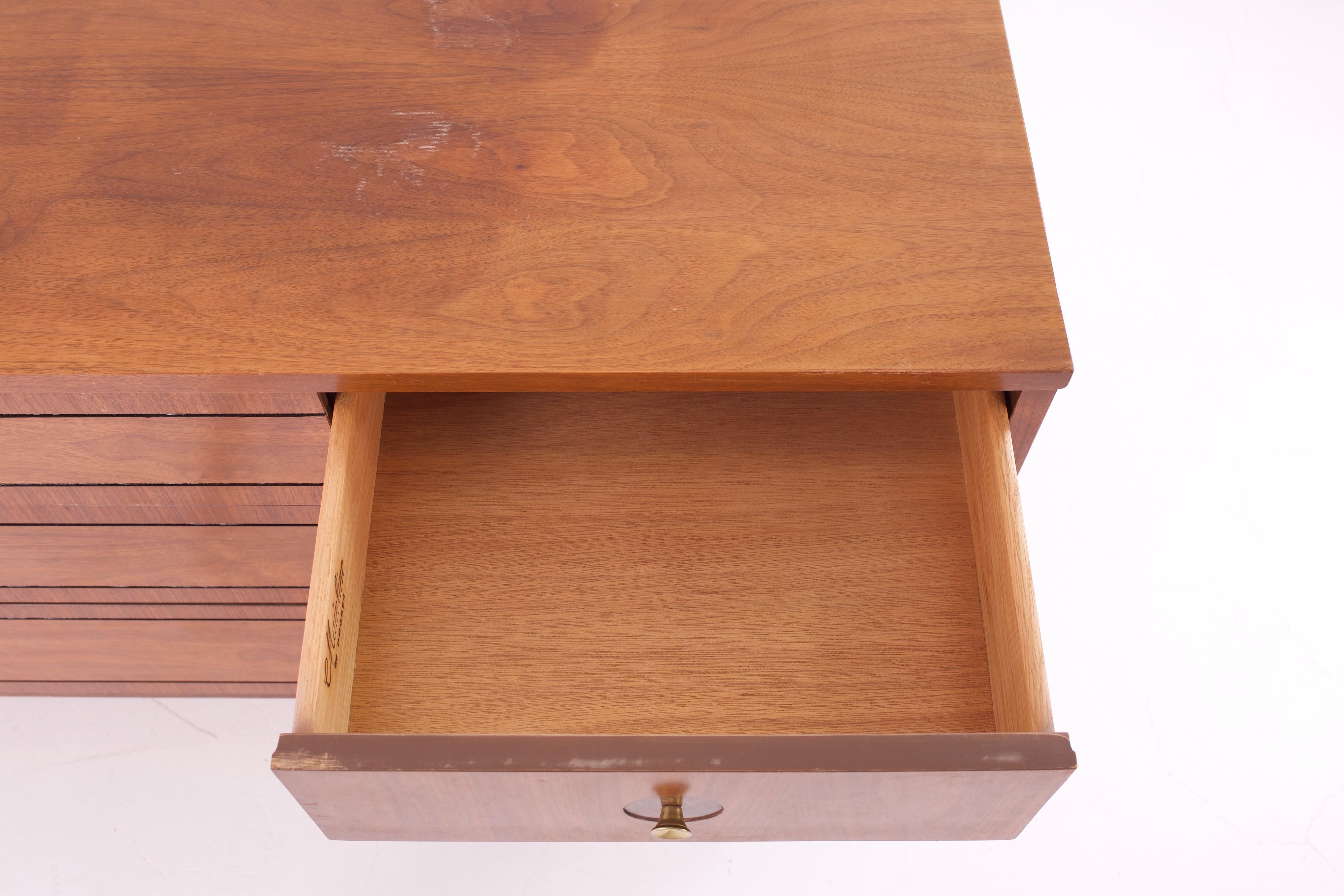 Mainline by Hooker Mid Century Walnut and Brass 9-Drawer Lowboy Dresser In Excellent Condition In Franklin Park, IL