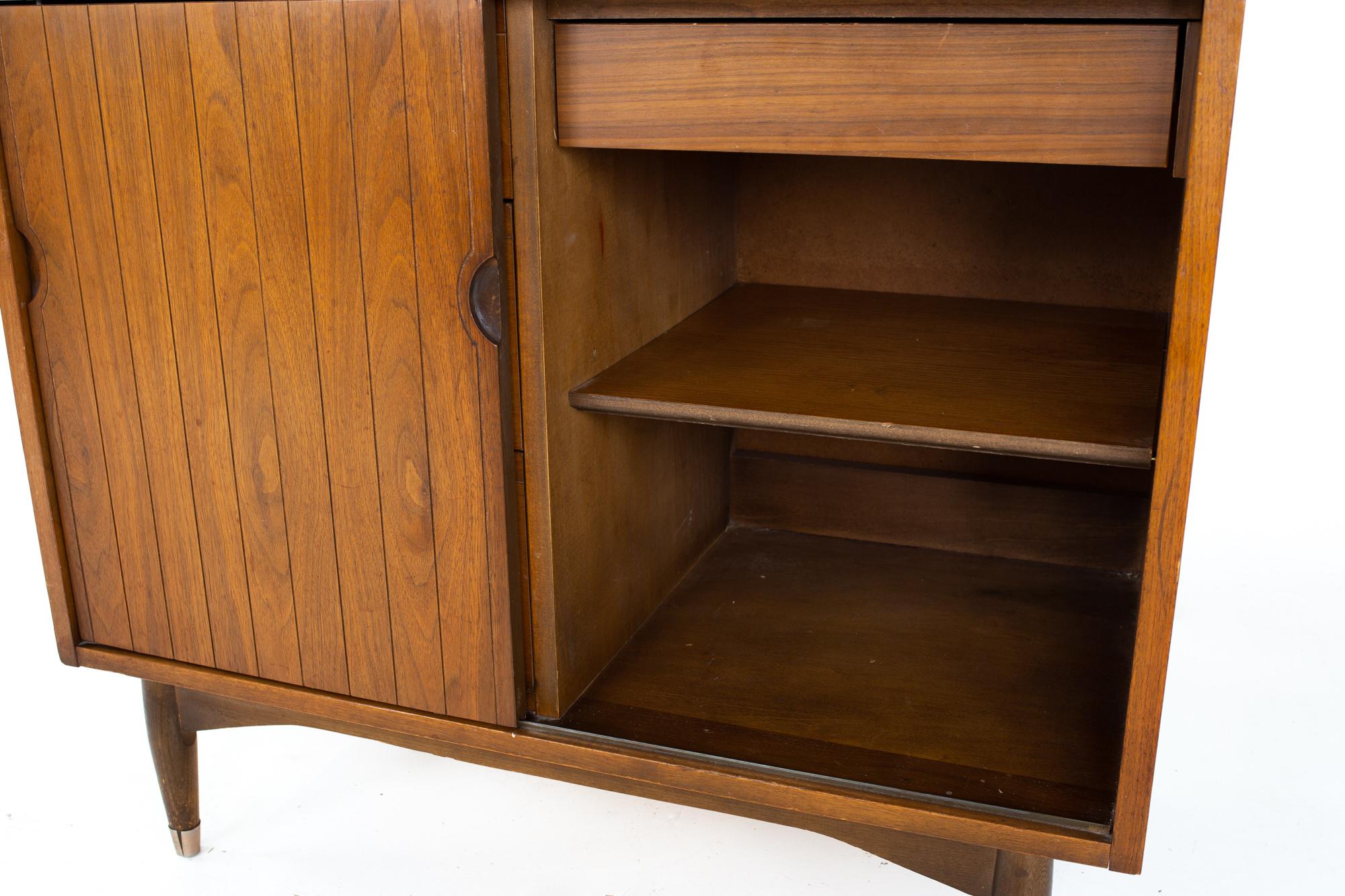 Mainline by Hooker Mid Century Walnut Buffet and Hutch 5