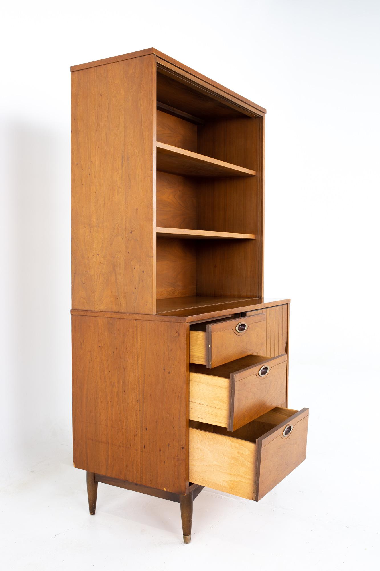 Mainline by Hooker Mid Century Walnut Buffet and Hutch 7