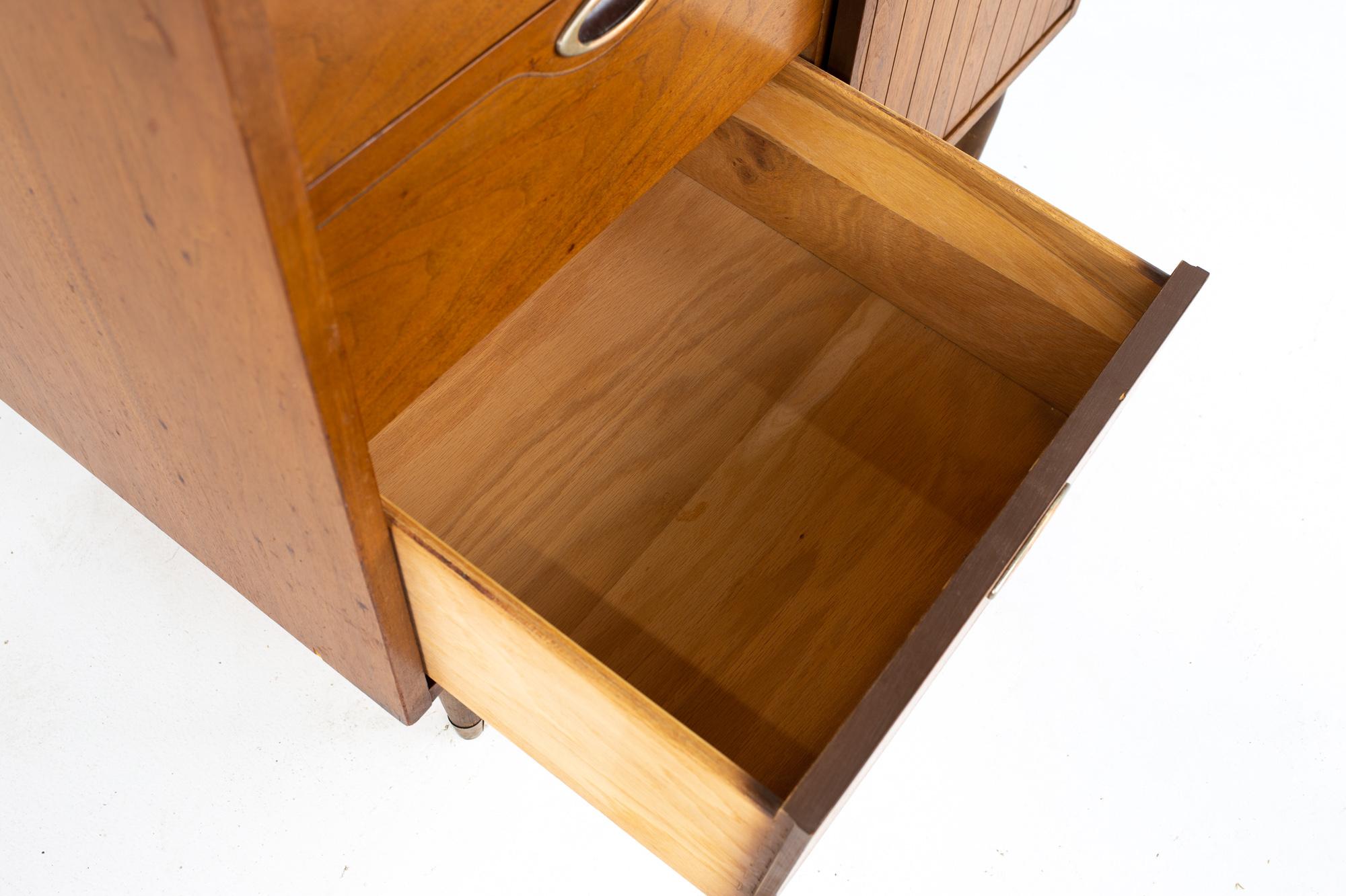 Mainline by Hooker Mid Century Walnut Buffet and Hutch 8