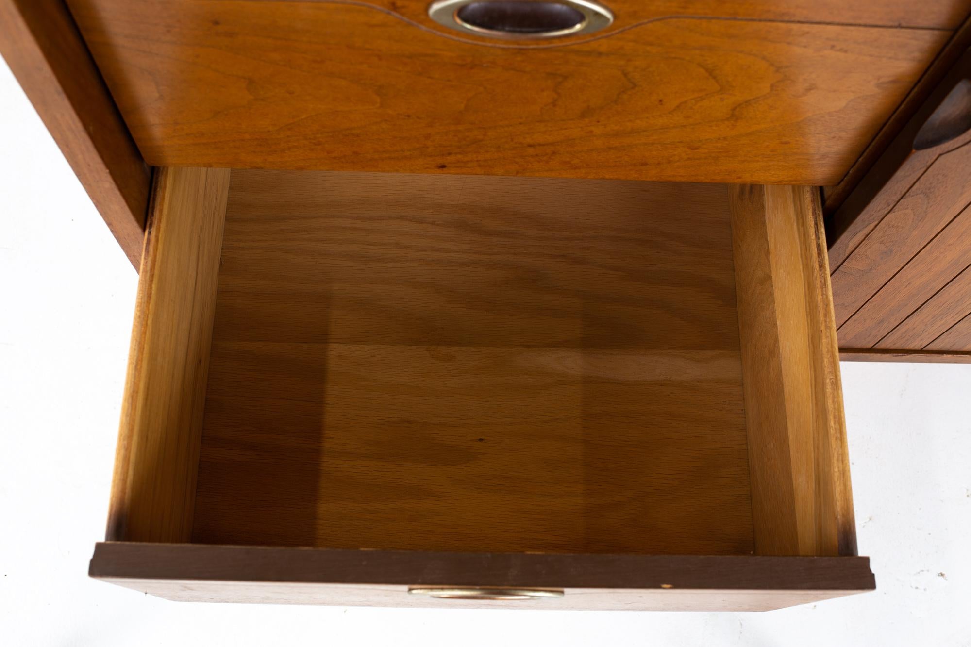 Mainline by Hooker Mid Century Walnut Buffet and Hutch 9