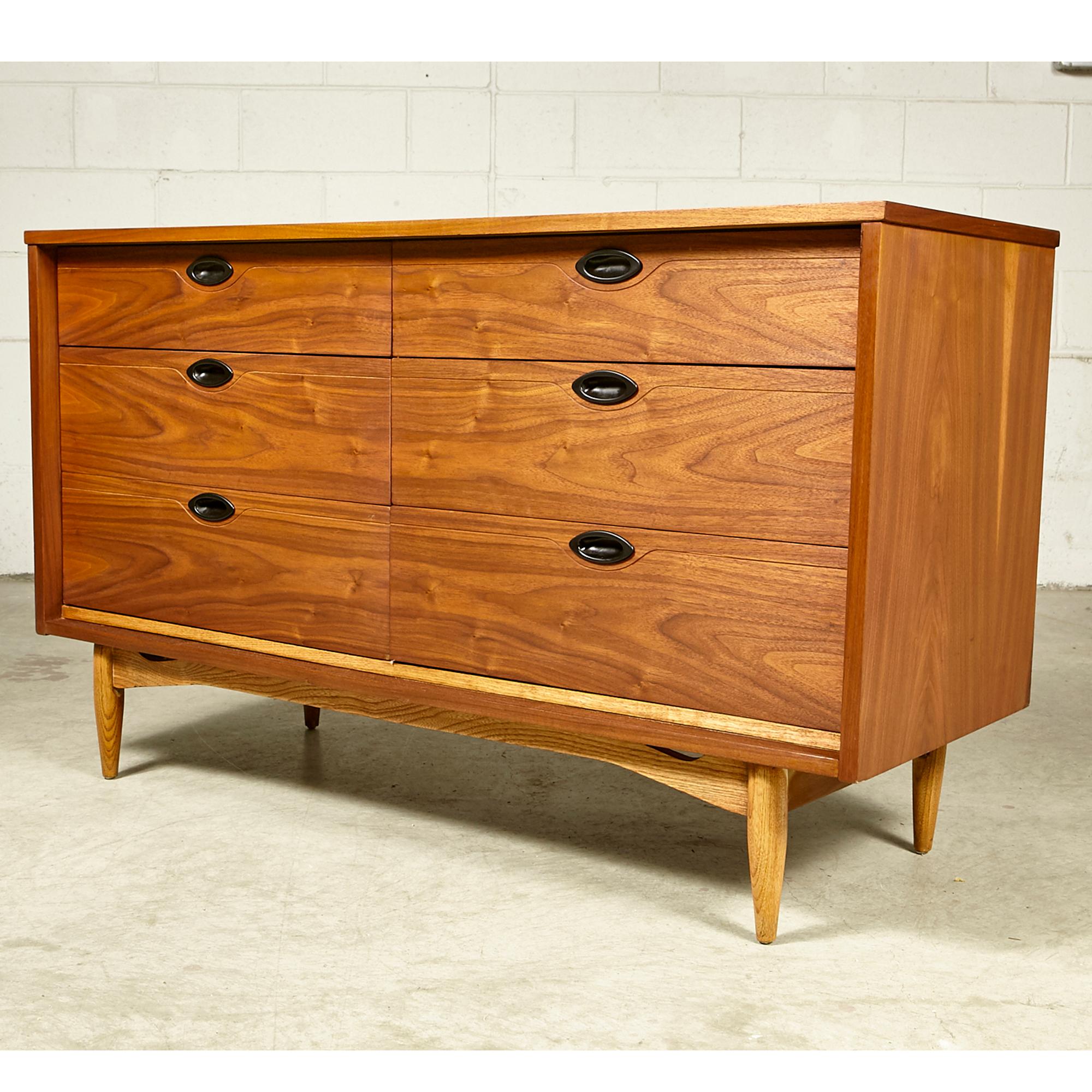 hooker mainline dresser