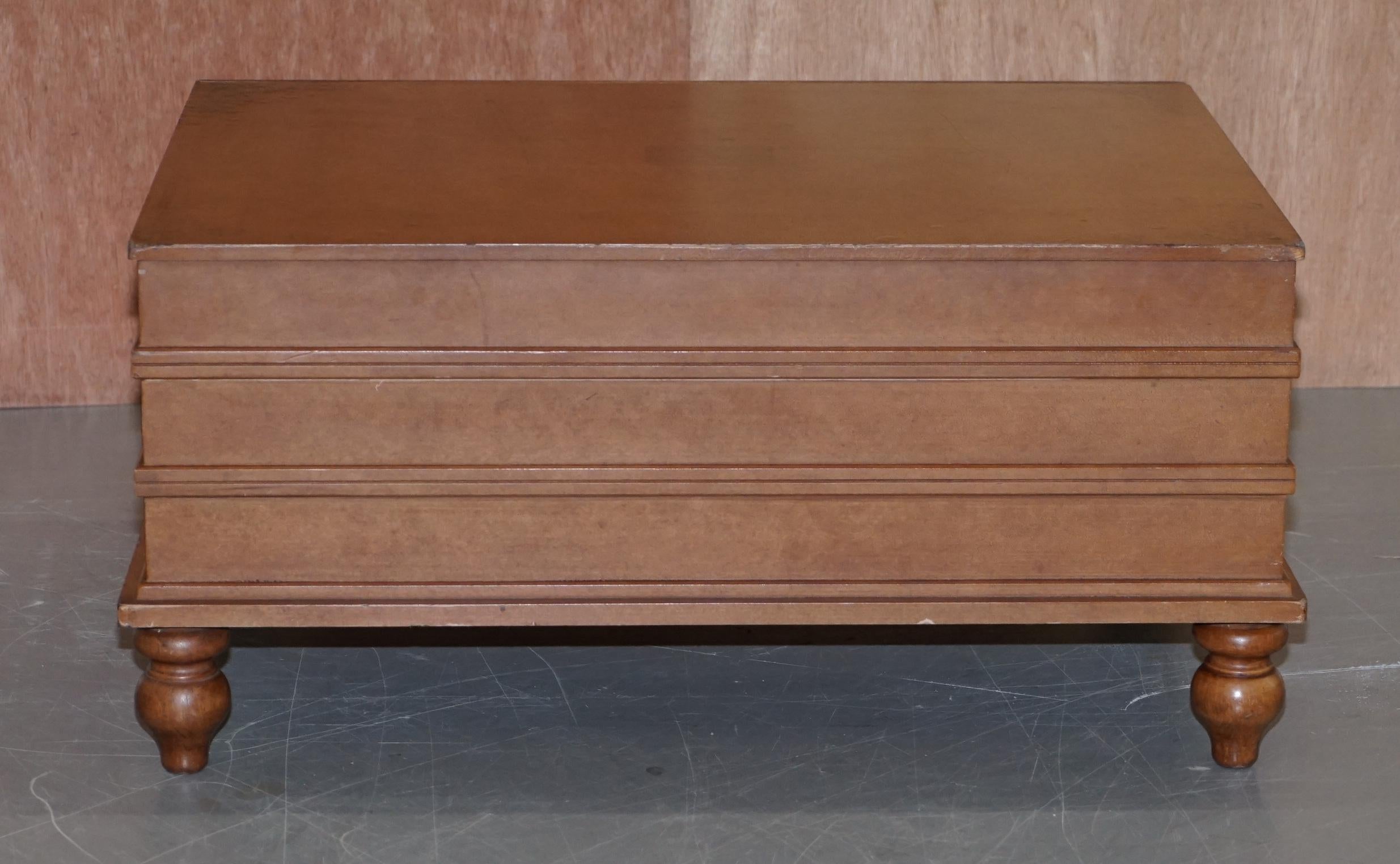 Table basse de la bibliothèque Scholars de Maintland Smith avec tiroirs en vente 3