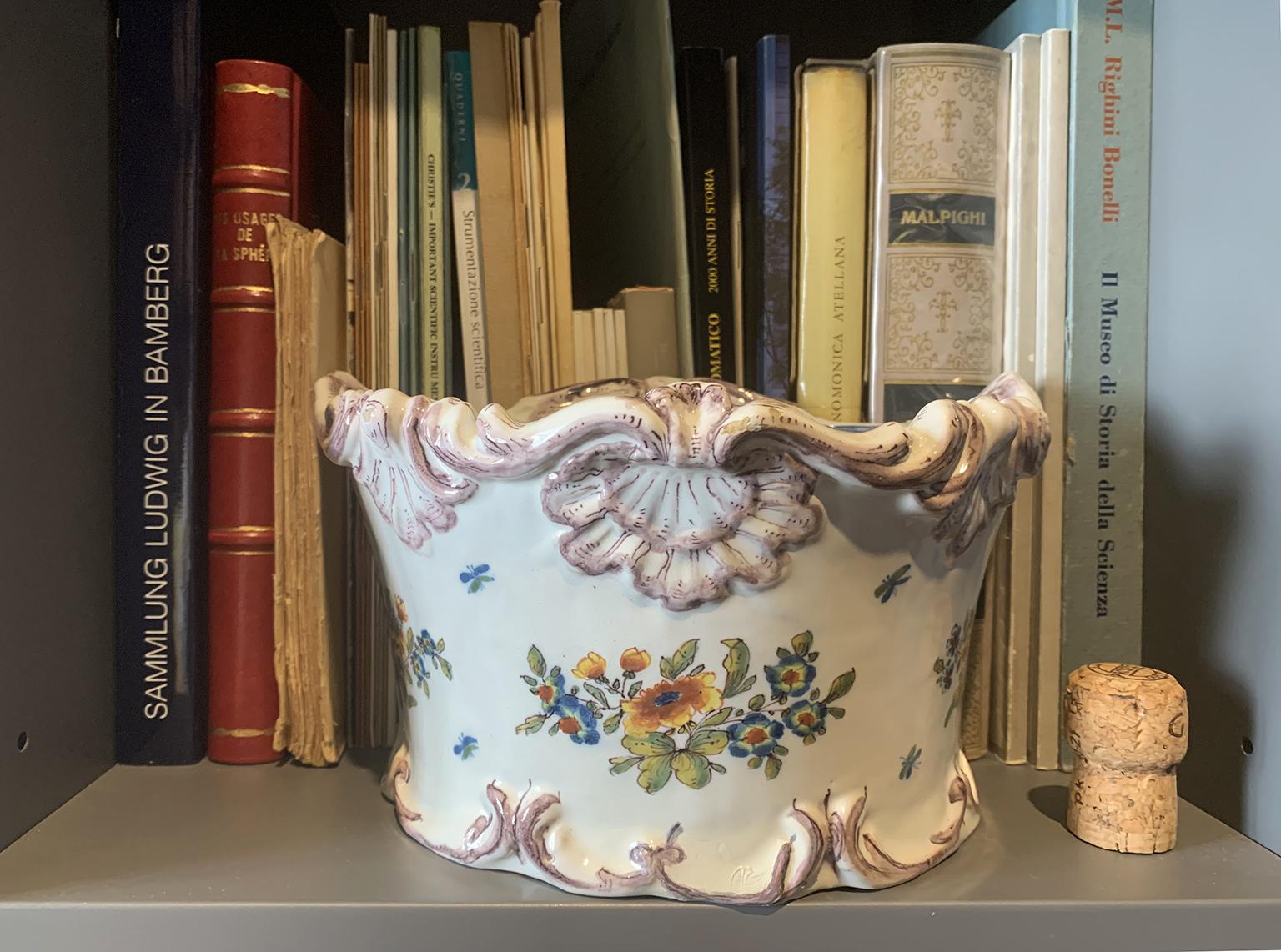 Maiolica flower pot 