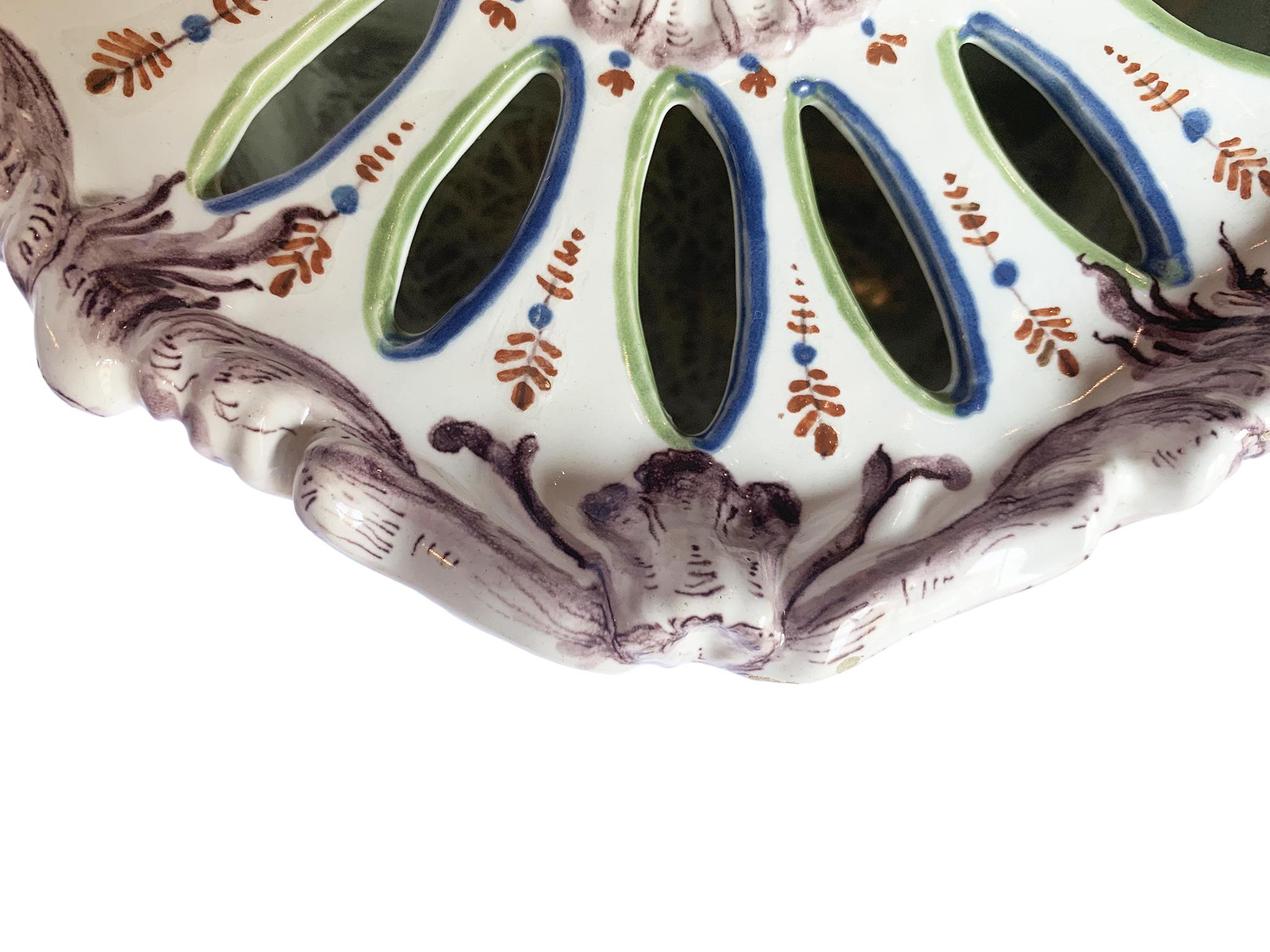 Maiolica flower pot 