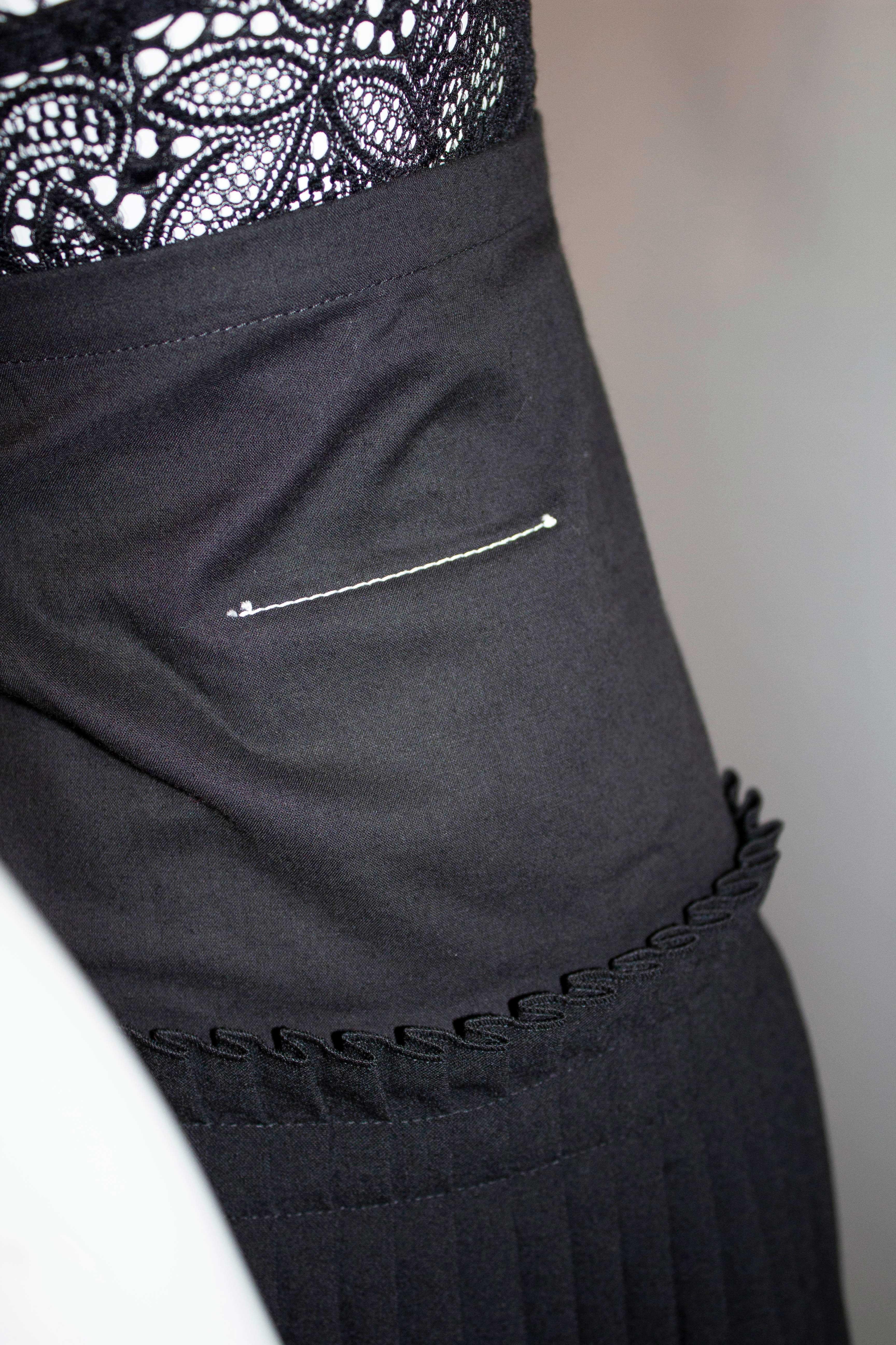 Maiscon Martin Margella Black Skirt with Pleats In Excellent Condition For Sale In London, GB