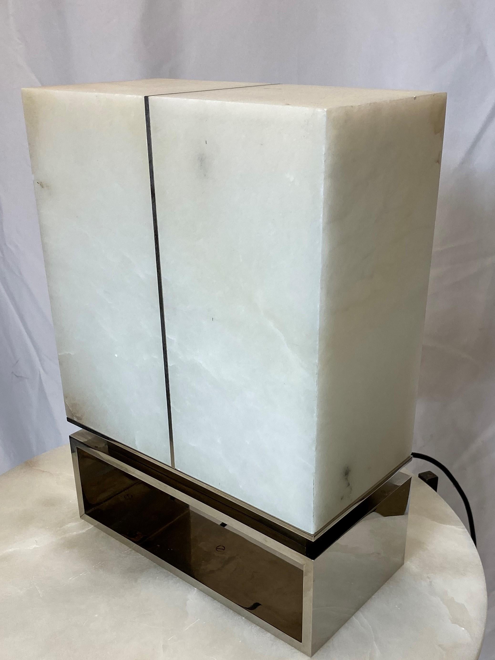 #20075 Maison Baguès alabaster lamp.
Alabaster and brass base.

Various finish possible: polished brass, satin brass, polished nickel, satin nickel, dark patina, black patina (shown on picture here), oil rubbed bronze, gold, 24k nitrate gold...

UL