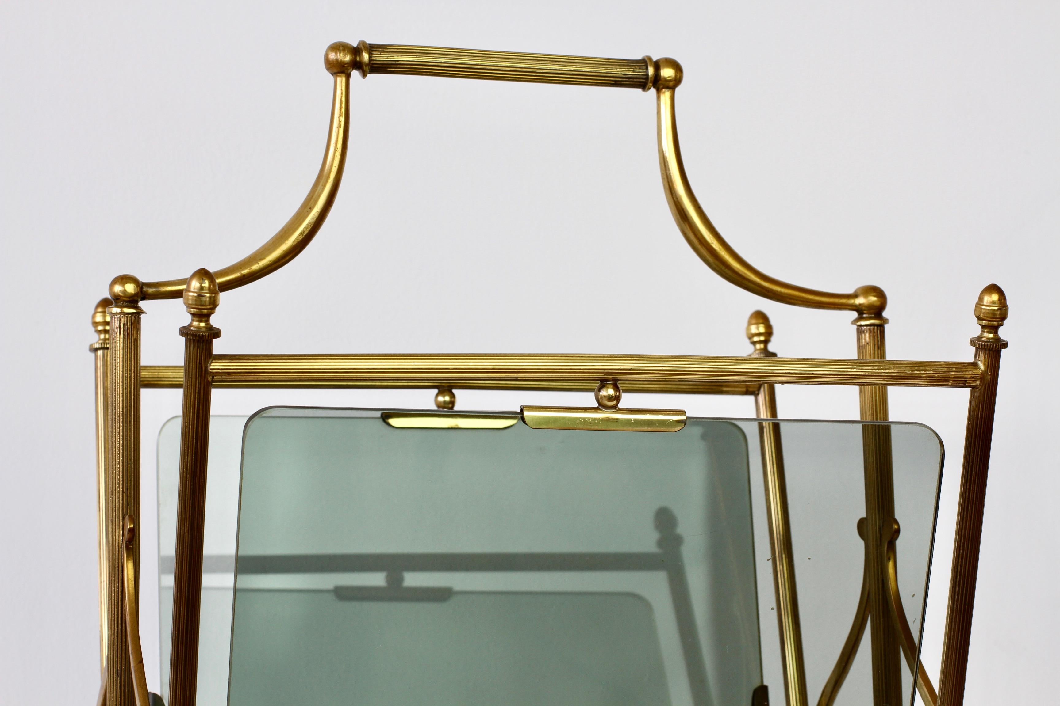 Maison Baguès ‘Attributed' Brass & Toned Glass Magazine Rack / Newspaper Stand For Sale 10