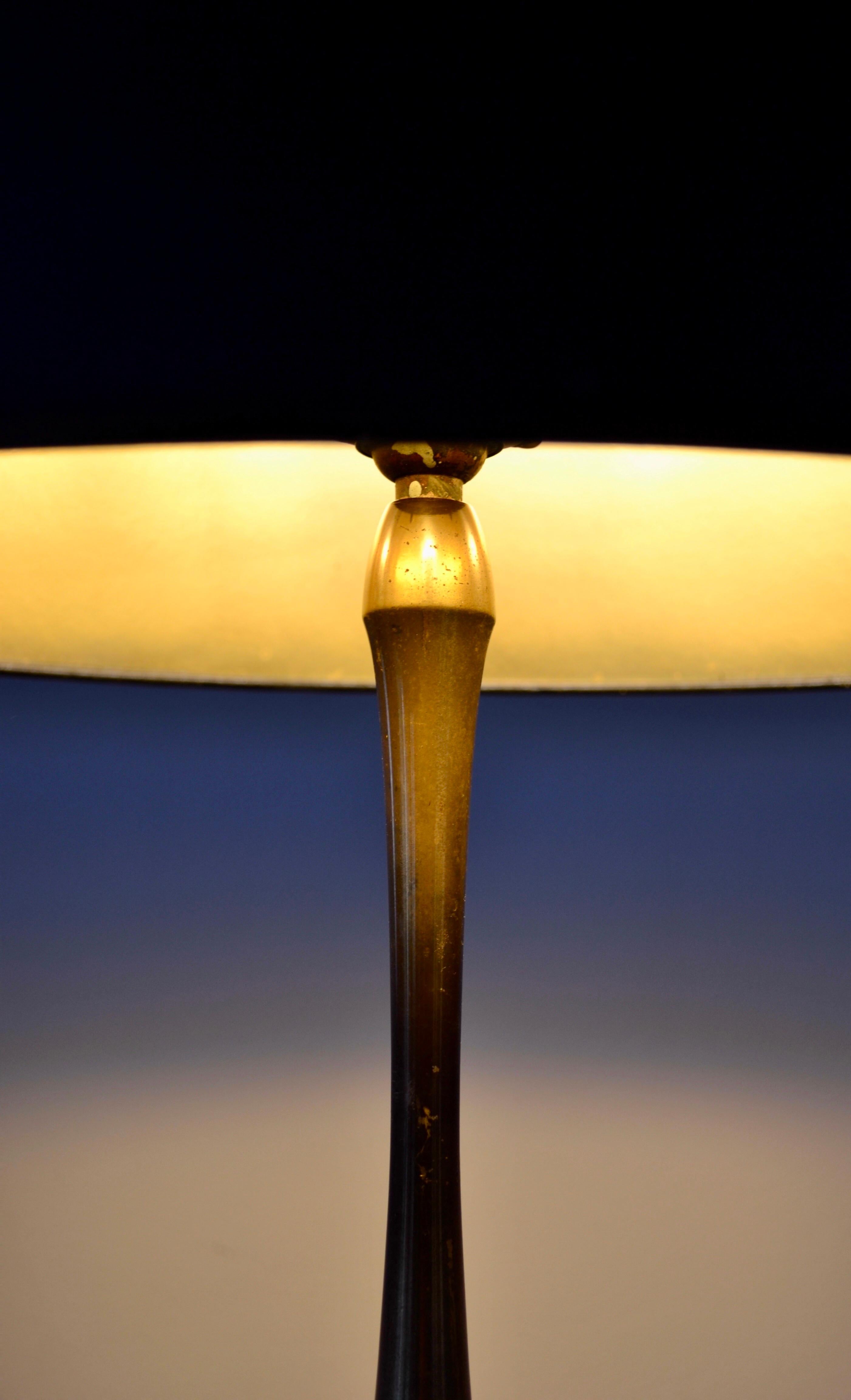 Maison bagues bamboo brass table lamp France 1950 In Good Condition For Sale In SOTTEVILLE-LÈS-ROUEN, FR