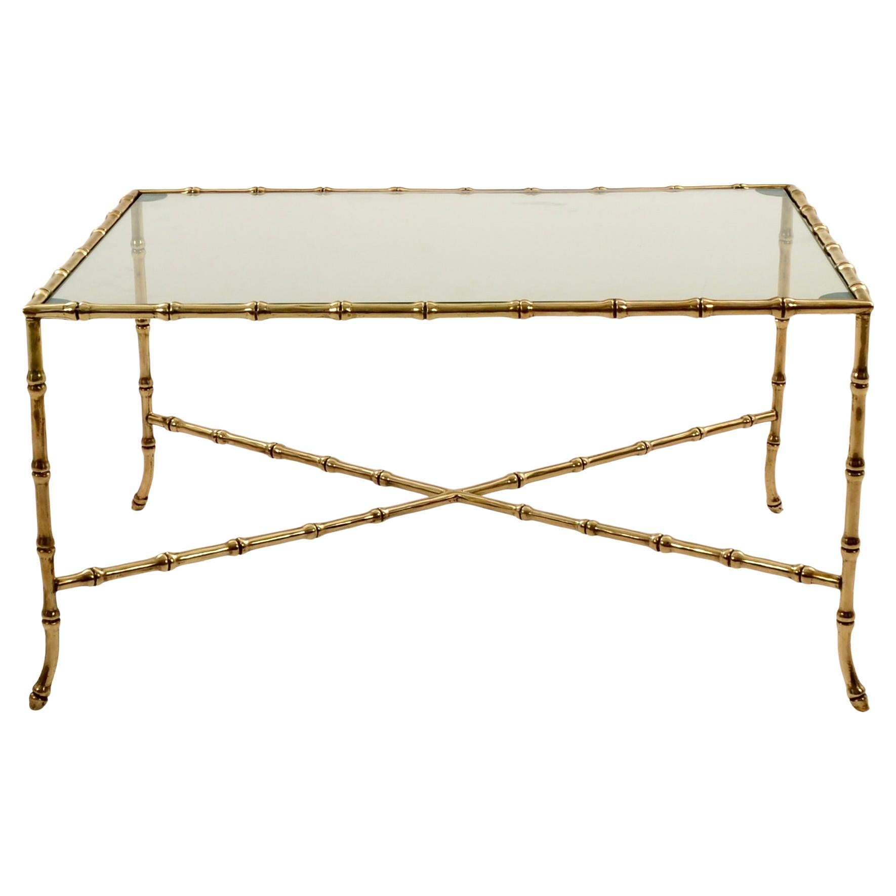 Maison Bagues Cocktailtisch aus Messing und Bambusimitat, Frankreich um 1950