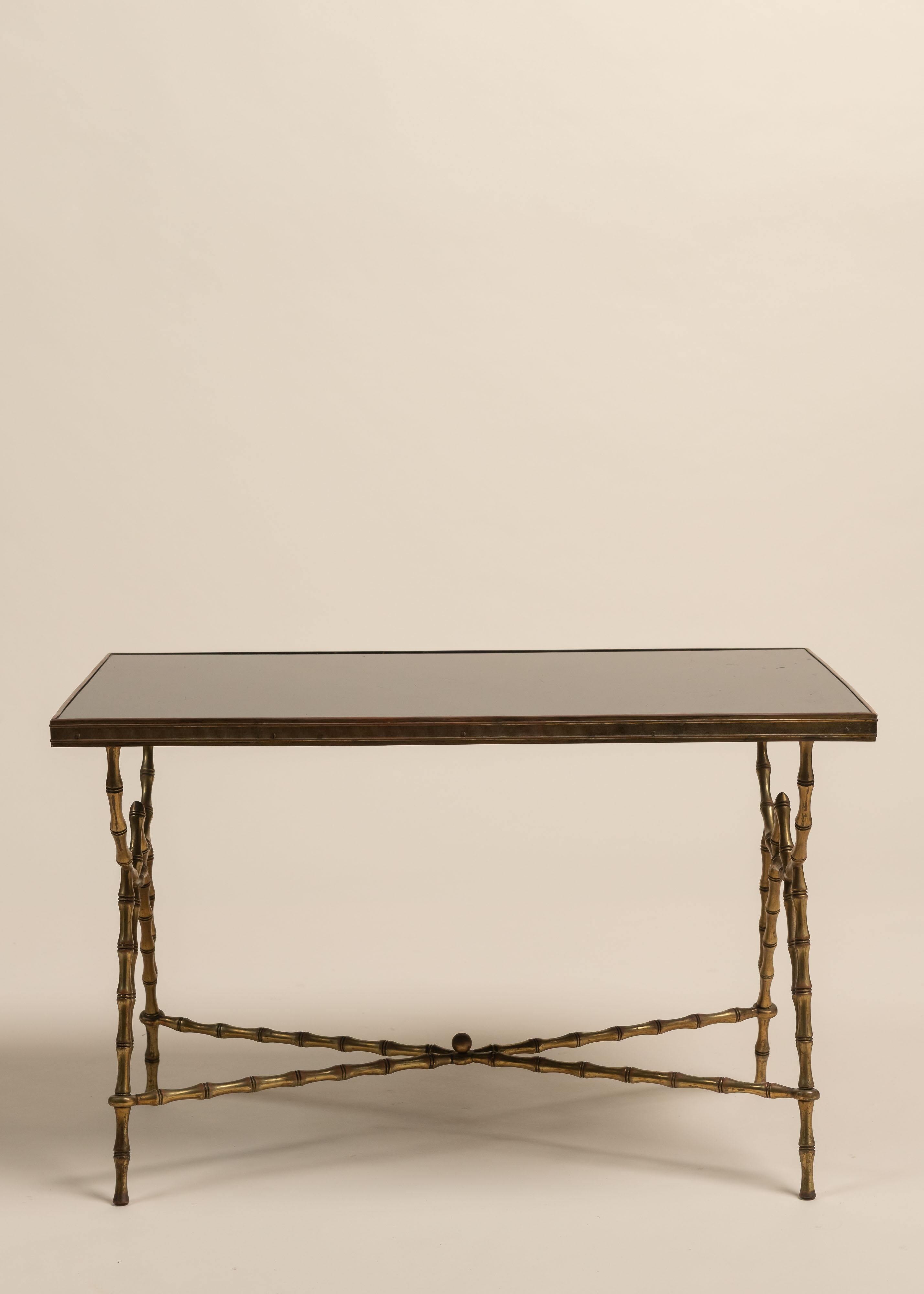 Mid-Century moderno Maison Baguès Bronze and Glass Cocktail Table, France, 1960 in vendita