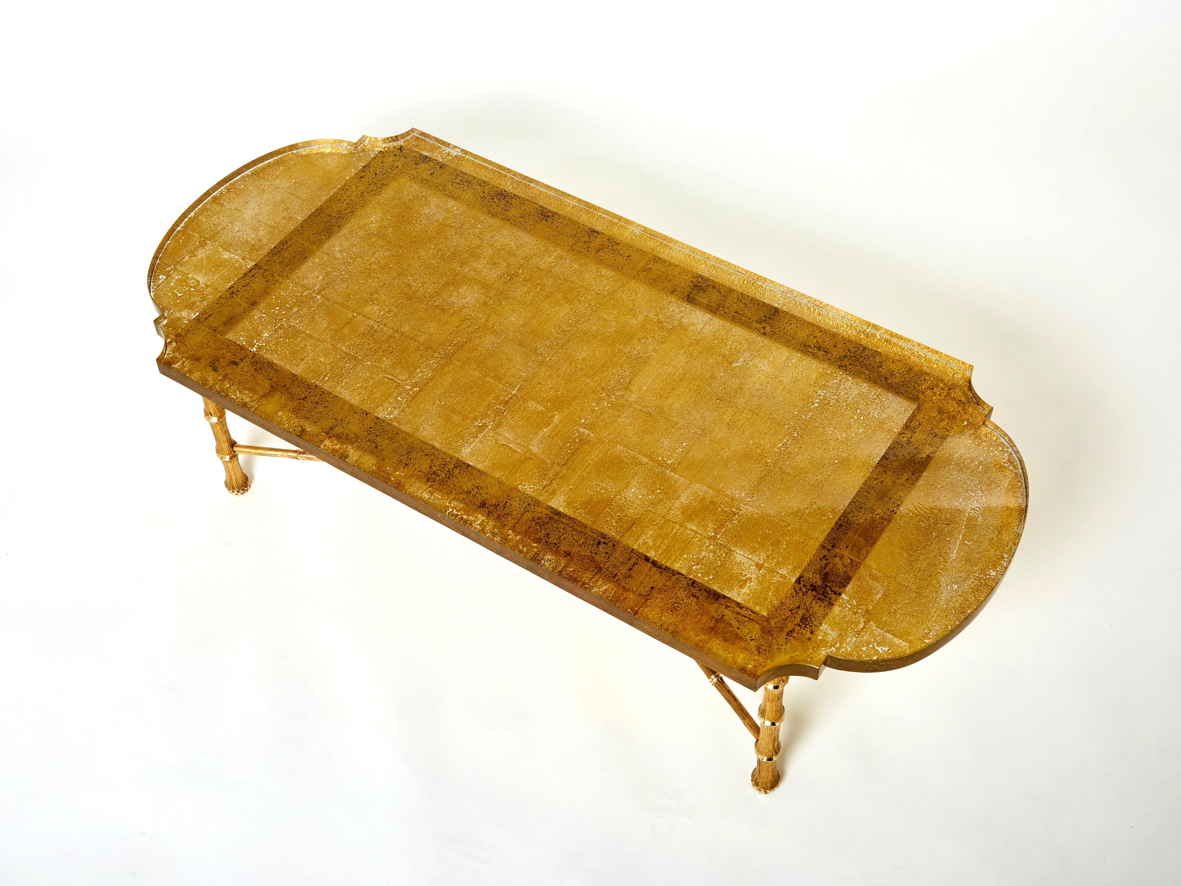 Milieu du XXe siècle Maison Baguès bronze Saint Gobain table basse en verre doré années 50 en vente