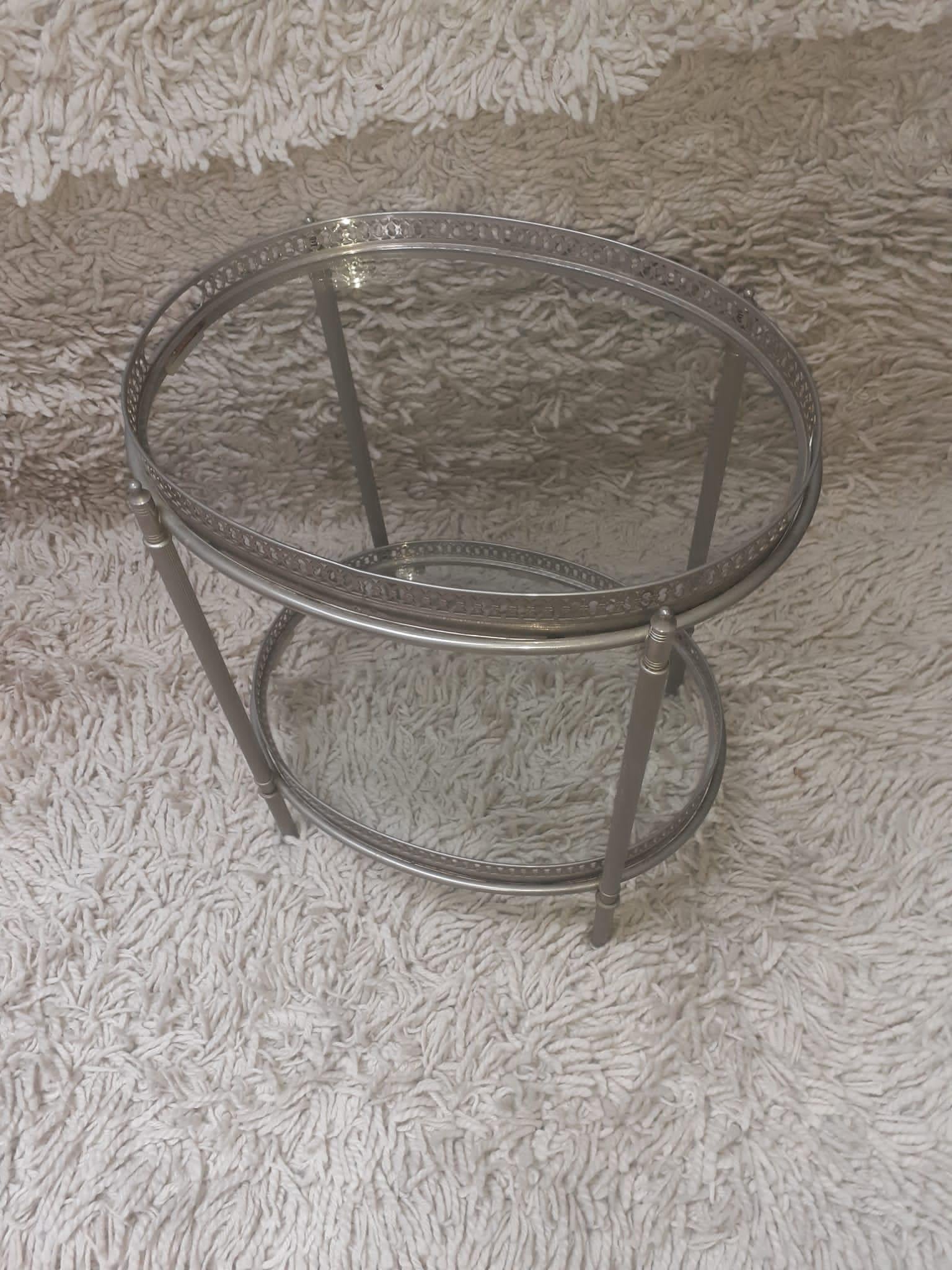 Maison Baguès, Elegant Pair of Side Tables in Silver Metal circa 1960 For Sale 4