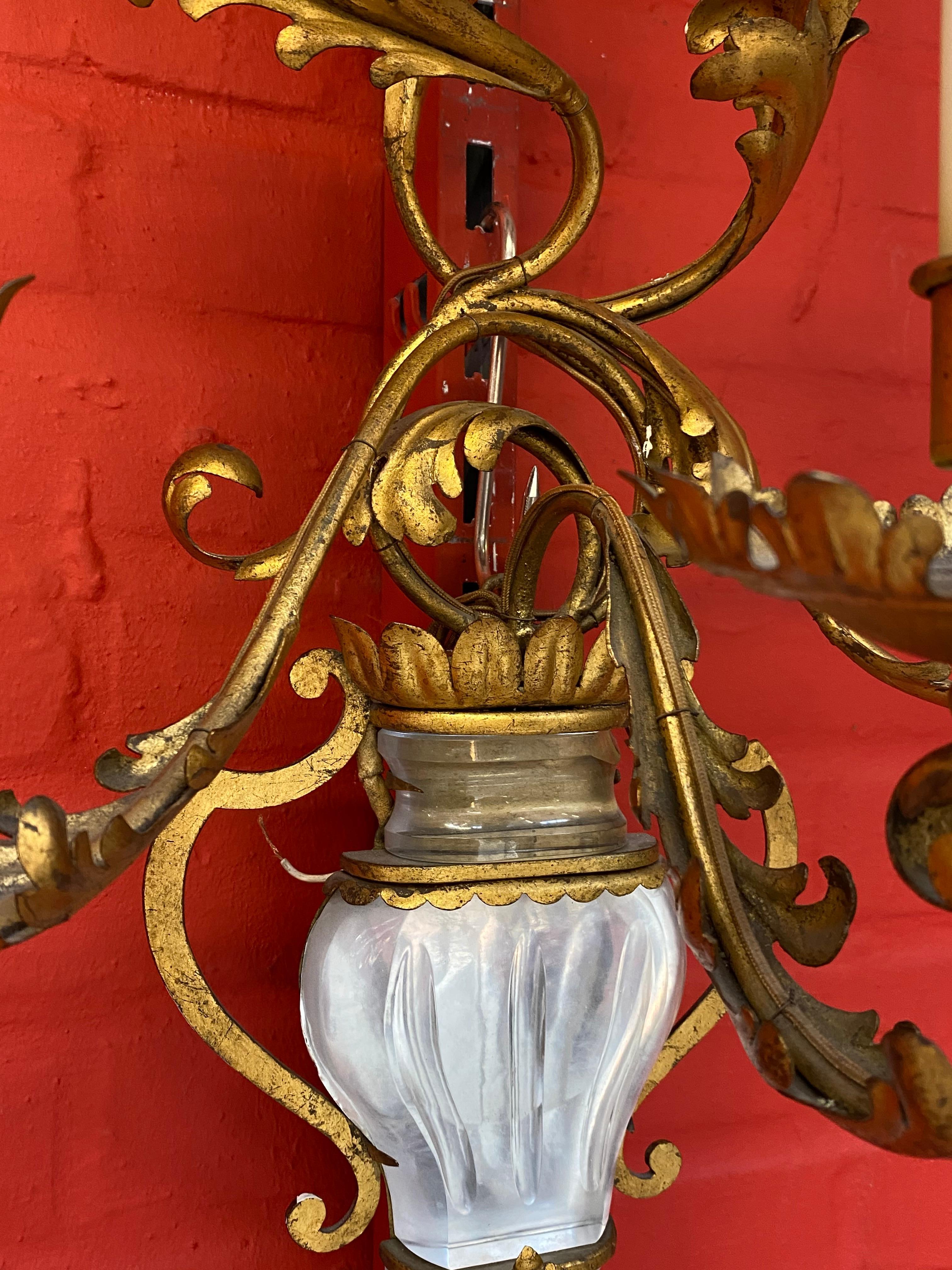 Maison Baguès, Exceptional Wall Light with 5 Light Arms in Gold Metal circa 1950 For Sale 10