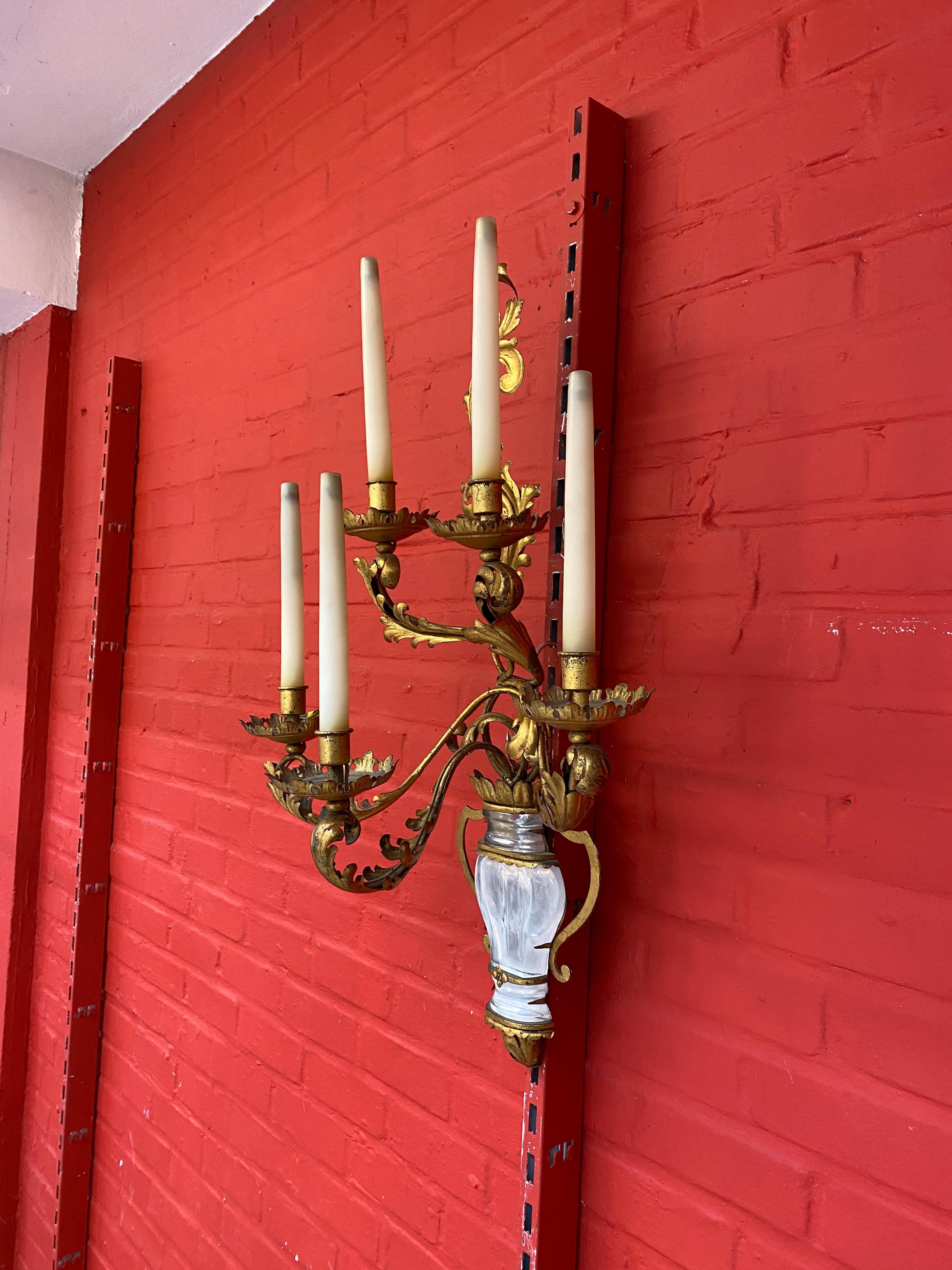 Mid-20th Century Maison Baguès, Exceptional Wall Light with 5 Light Arms in Gold Metal circa 1950 For Sale