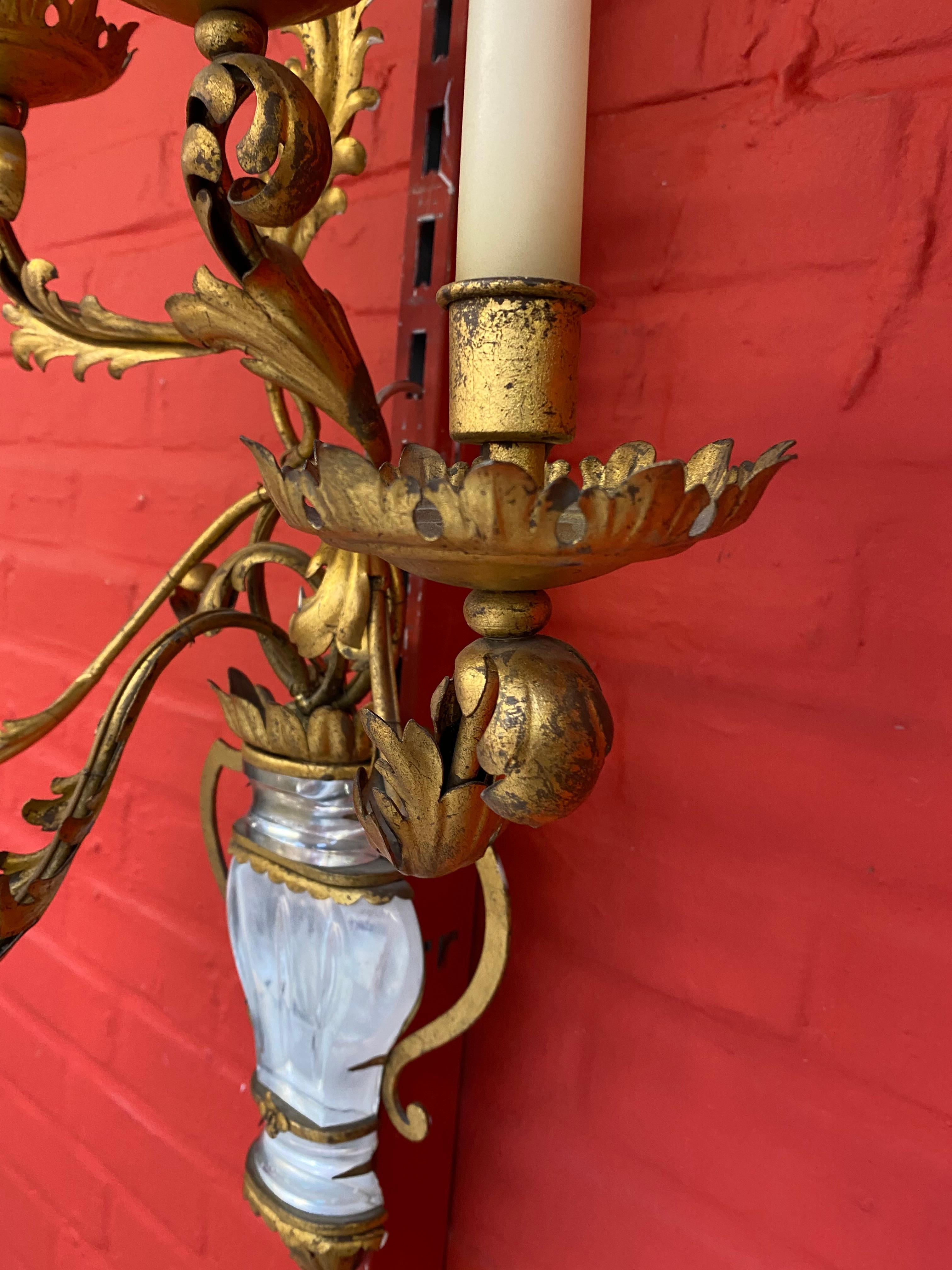 Bronze Maison Baguès, Exceptional Wall Light with 5 Light Arms in Gold Metal circa 1950 For Sale