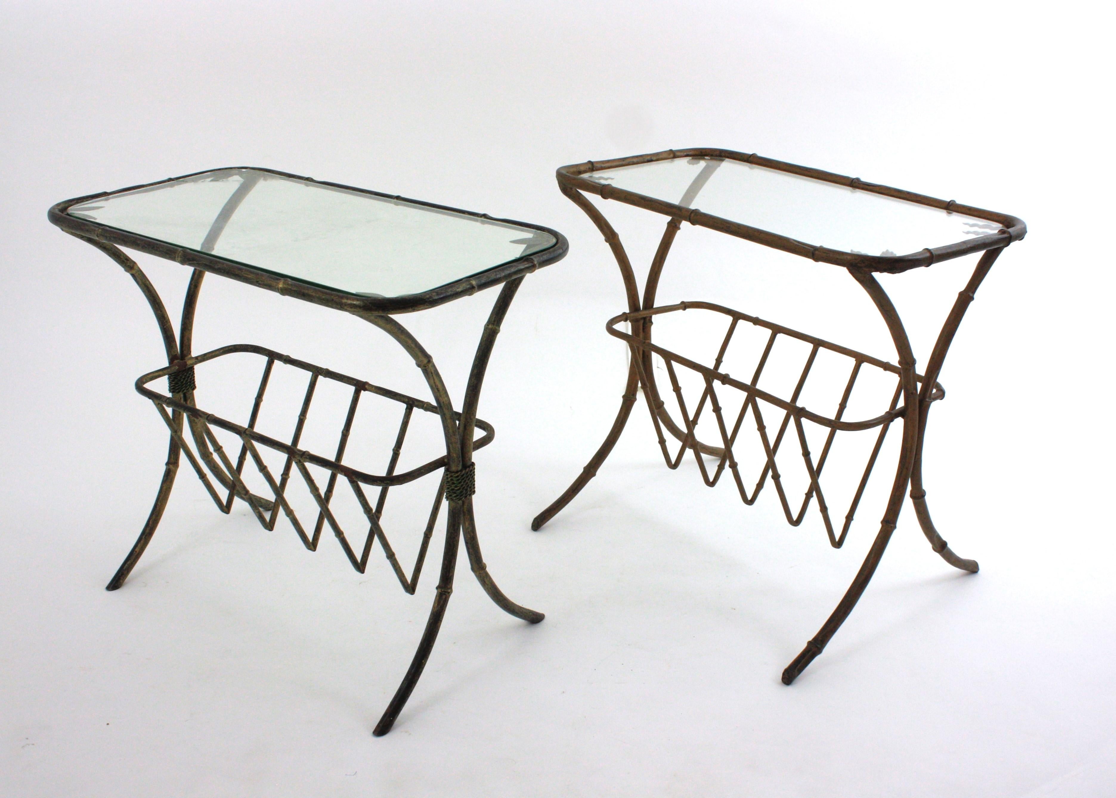 Maison Bagues Faux Bamboo Drinks Side Table with Magazine Rack in Gilt Iron In Good Condition For Sale In Barcelona, ES