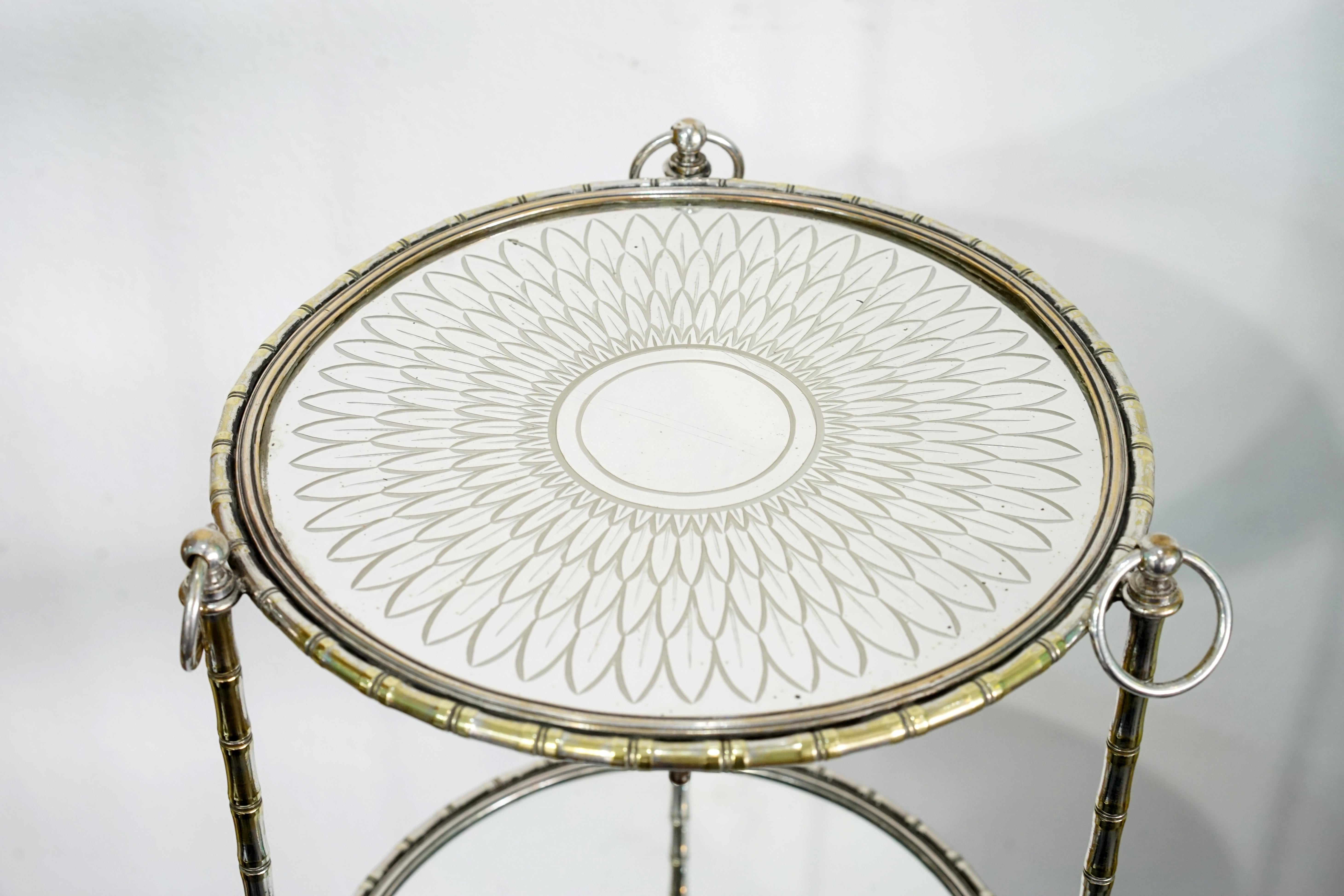 Table d'appoint du milieu du siècle en bronze Bon état - En vente à Buenos Aires, Argentina