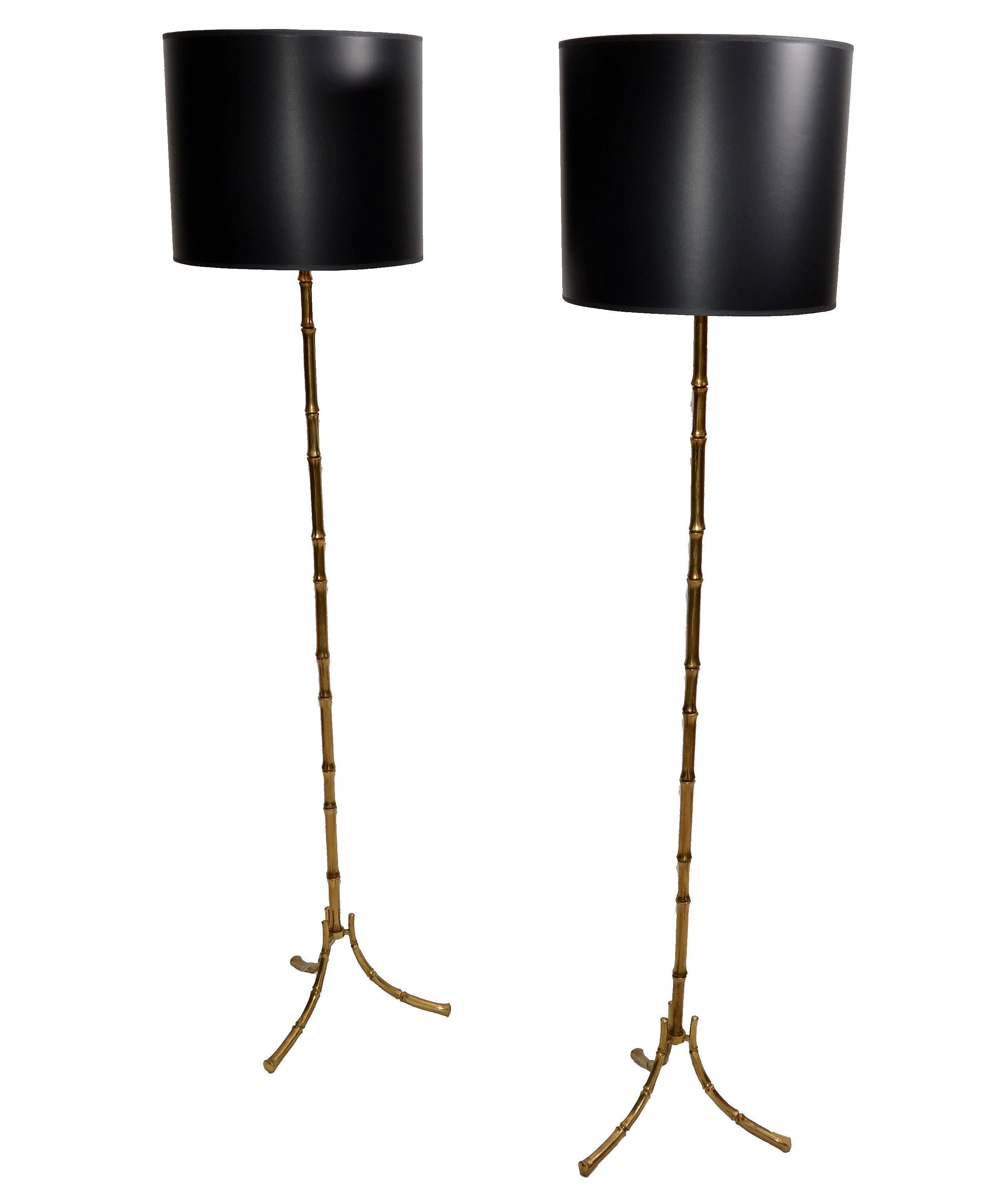 Hand-Crafted Maison Baguès French Hollywood Regency Bronze Faux Bamboo Floor Lamp 1960 - Pair For Sale