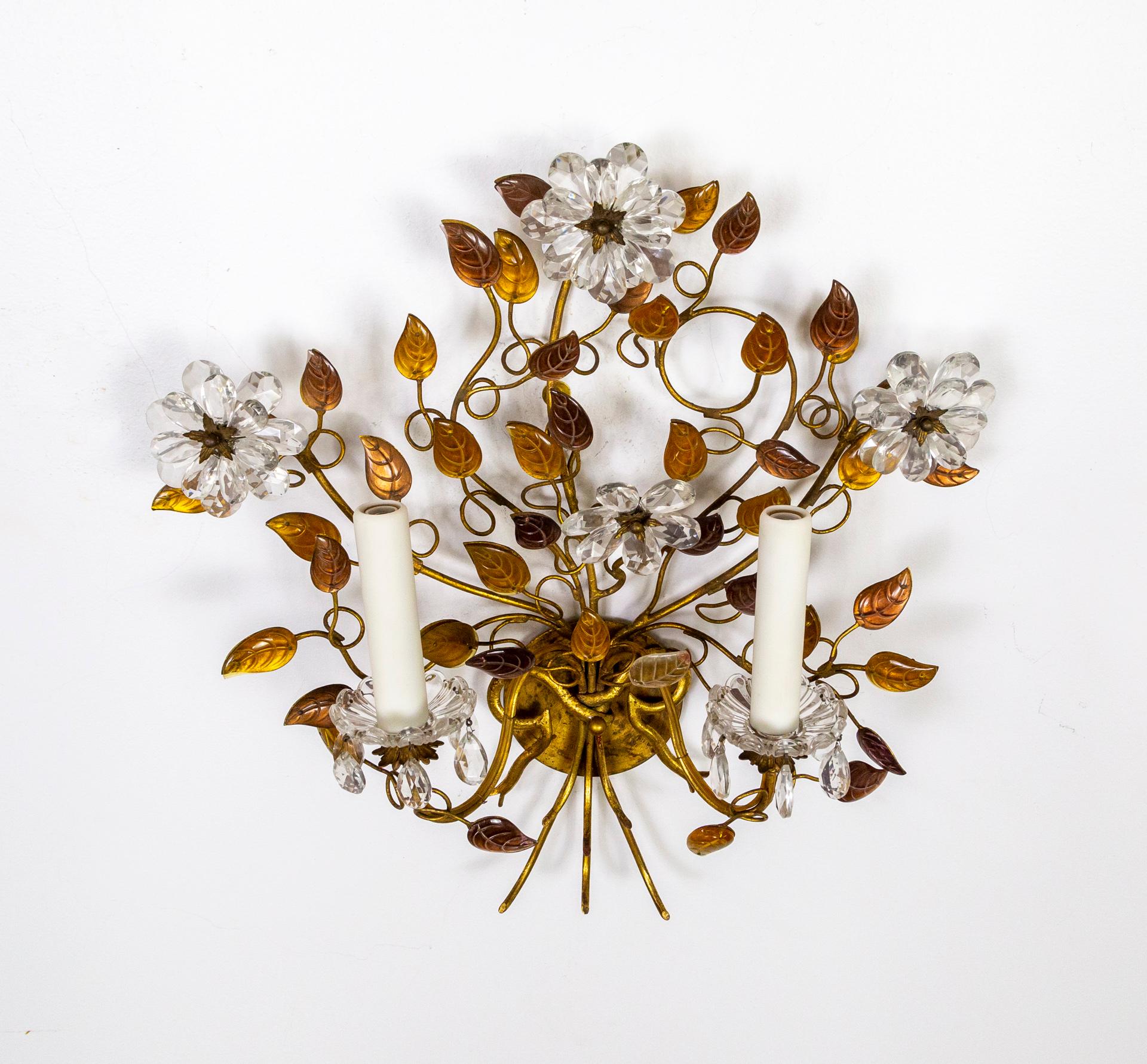 Maison Baguès Gilded 2-Light Amber Crystal Leaves & Flower Bouquet Sconce For Sale 6