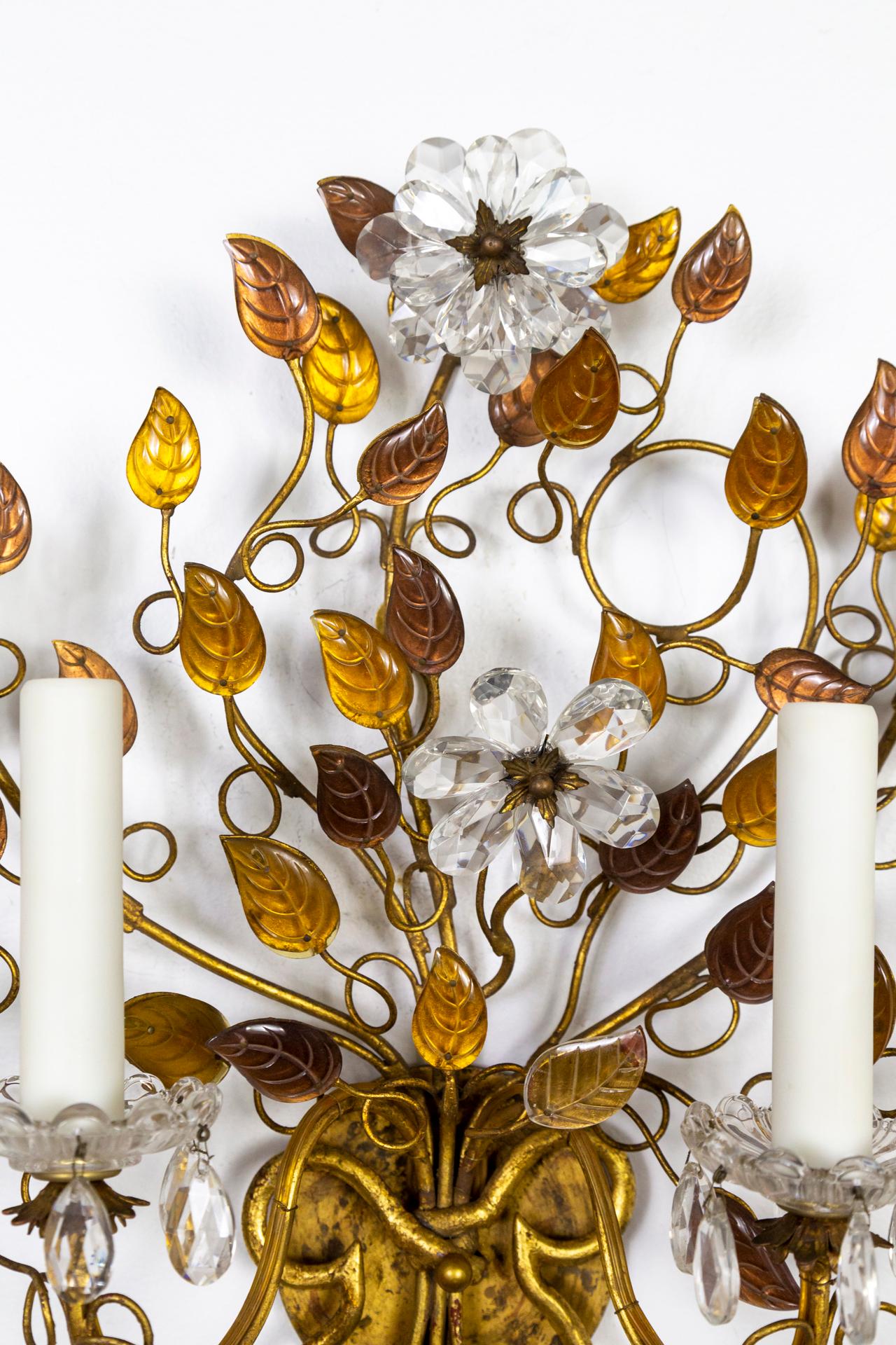 Early 20th Century Maison Baguès Gilded 2-Light Amber Crystal Leaves & Flower Bouquet Sconce  For Sale
