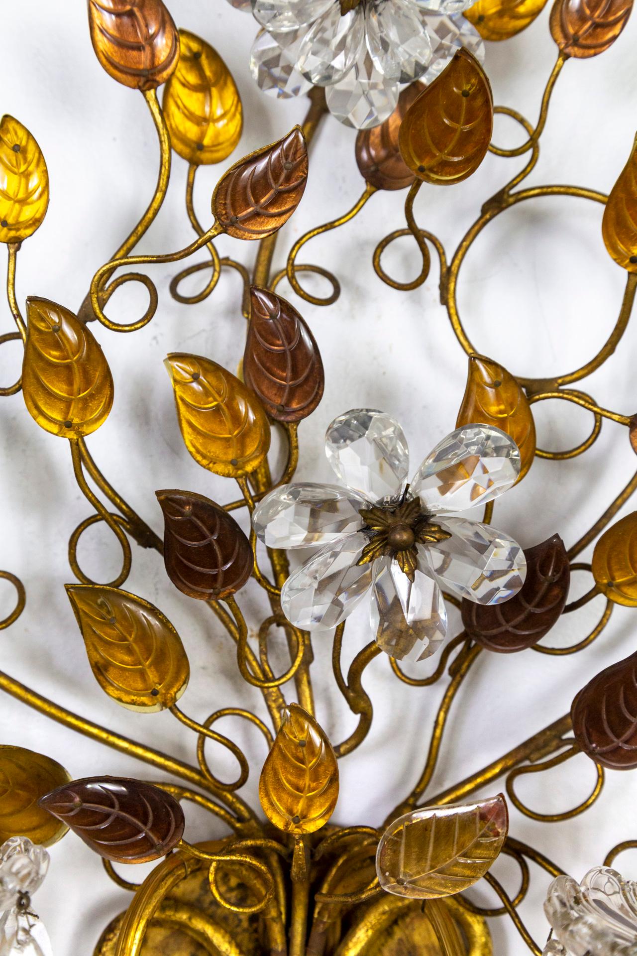 Maison Baguès Gilded 2-Light Amber Crystal Leaves & Flower Bouquet Sconce  For Sale 1