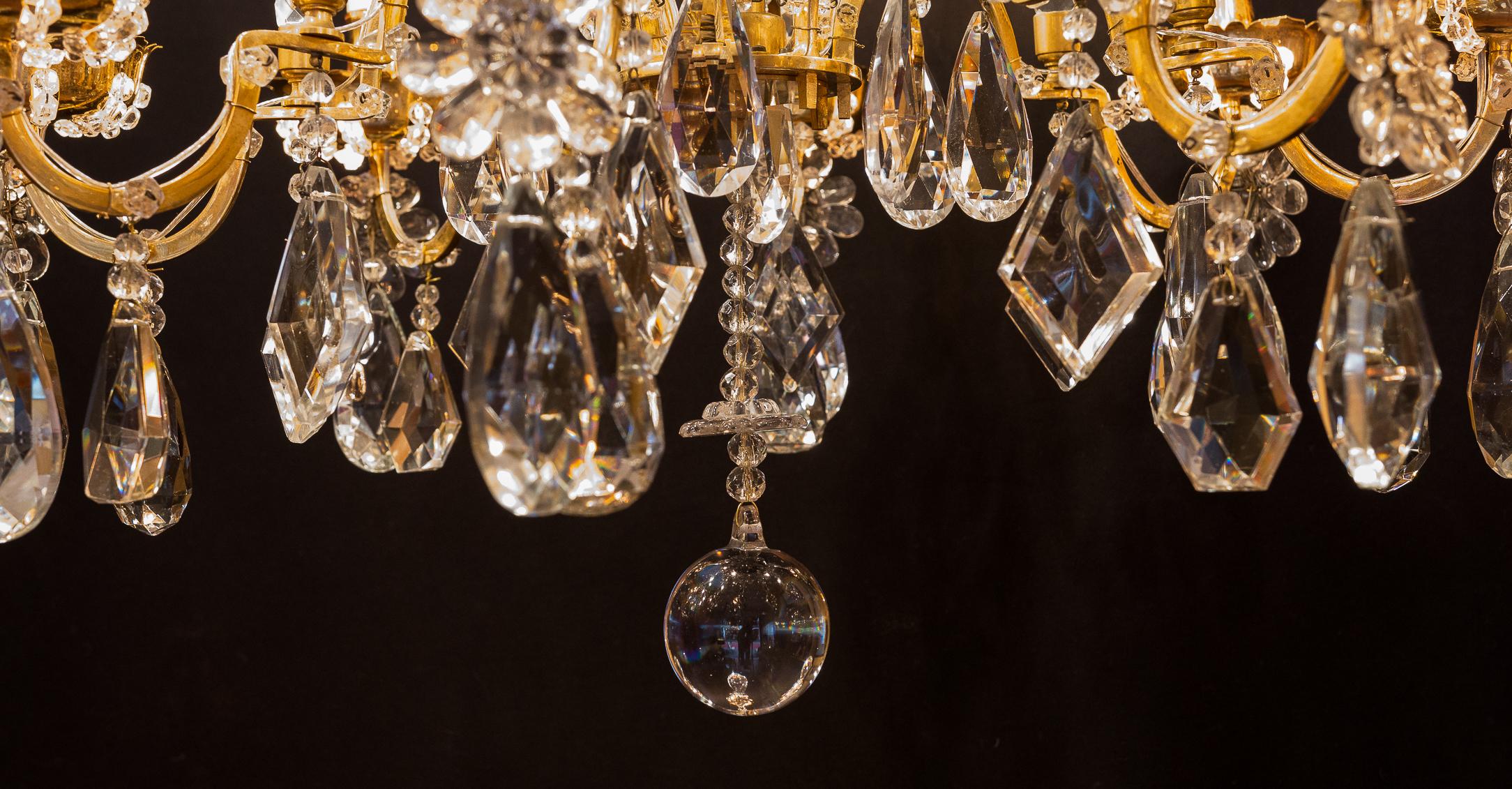 Maison Baguès Gilt-Bronze & Crystal Chandelier, circa 1920-1940 For Sale 14