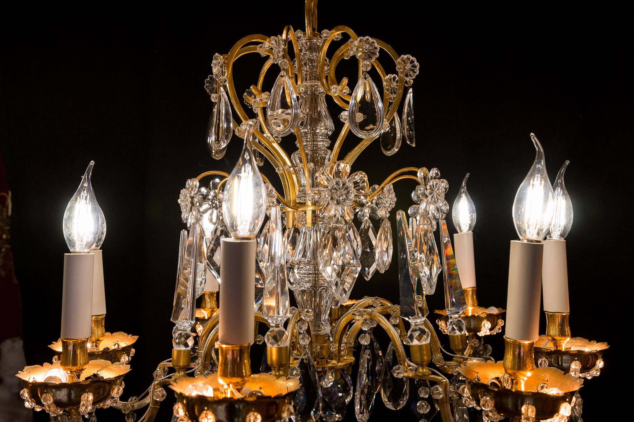 Maison Baguès Gilt-Bronze & Crystal Chandelier, circa 1920-1940 For Sale 3