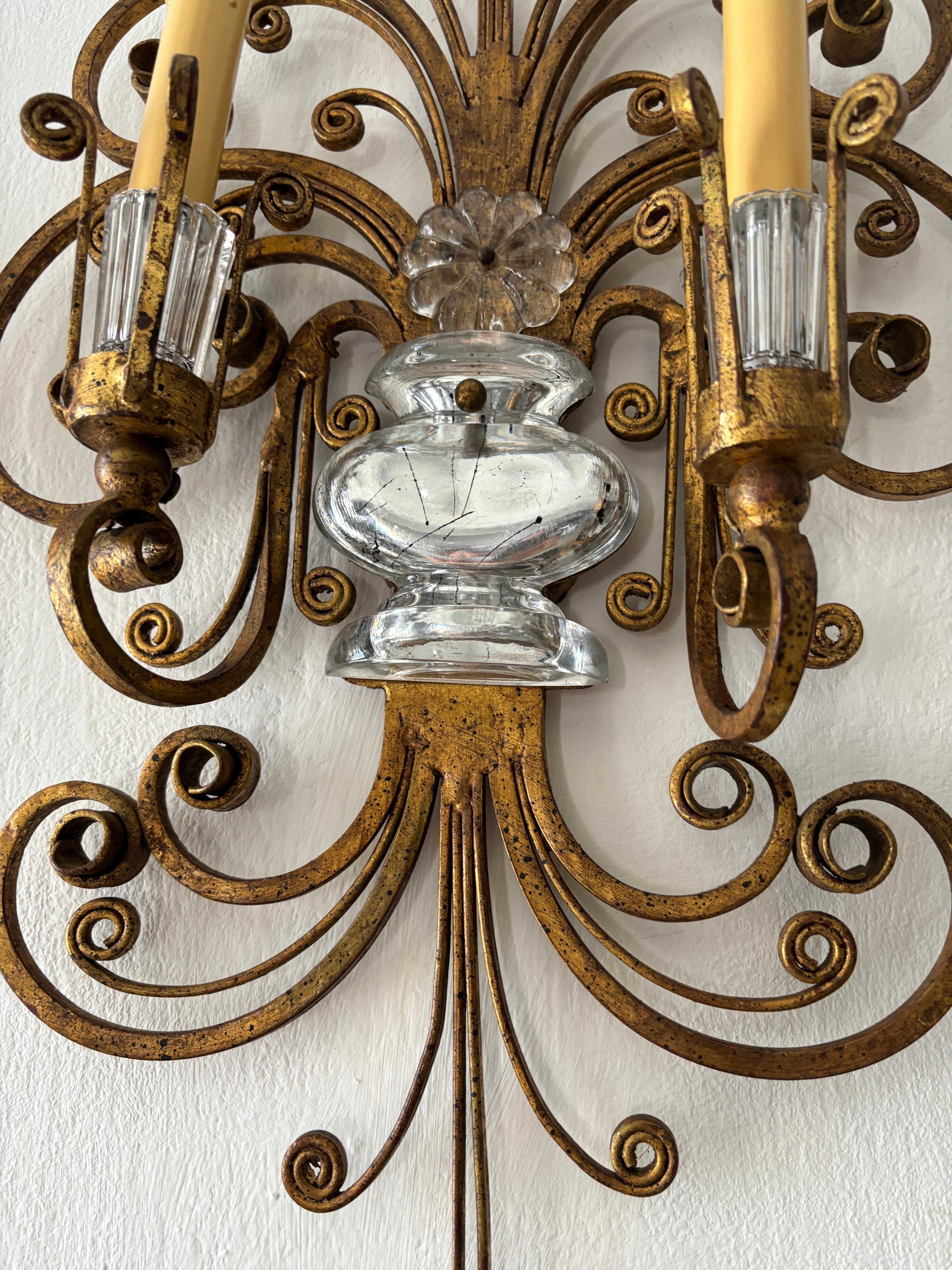 Apliques franceses Maison Bagues Urna Flor de Cristal Dorado, c 1940 en venta 1
