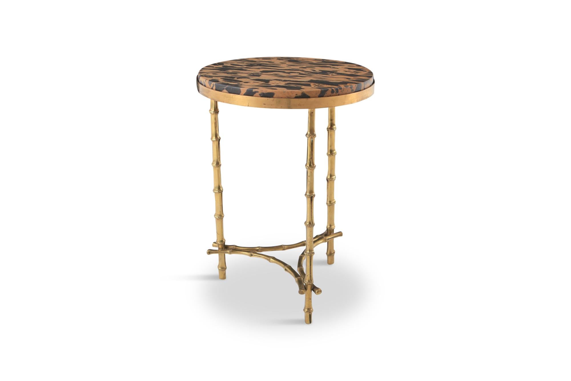 Maison Baguès Hollywood Regency Brass and Marble Side Table In Good Condition In Antwerp, BE