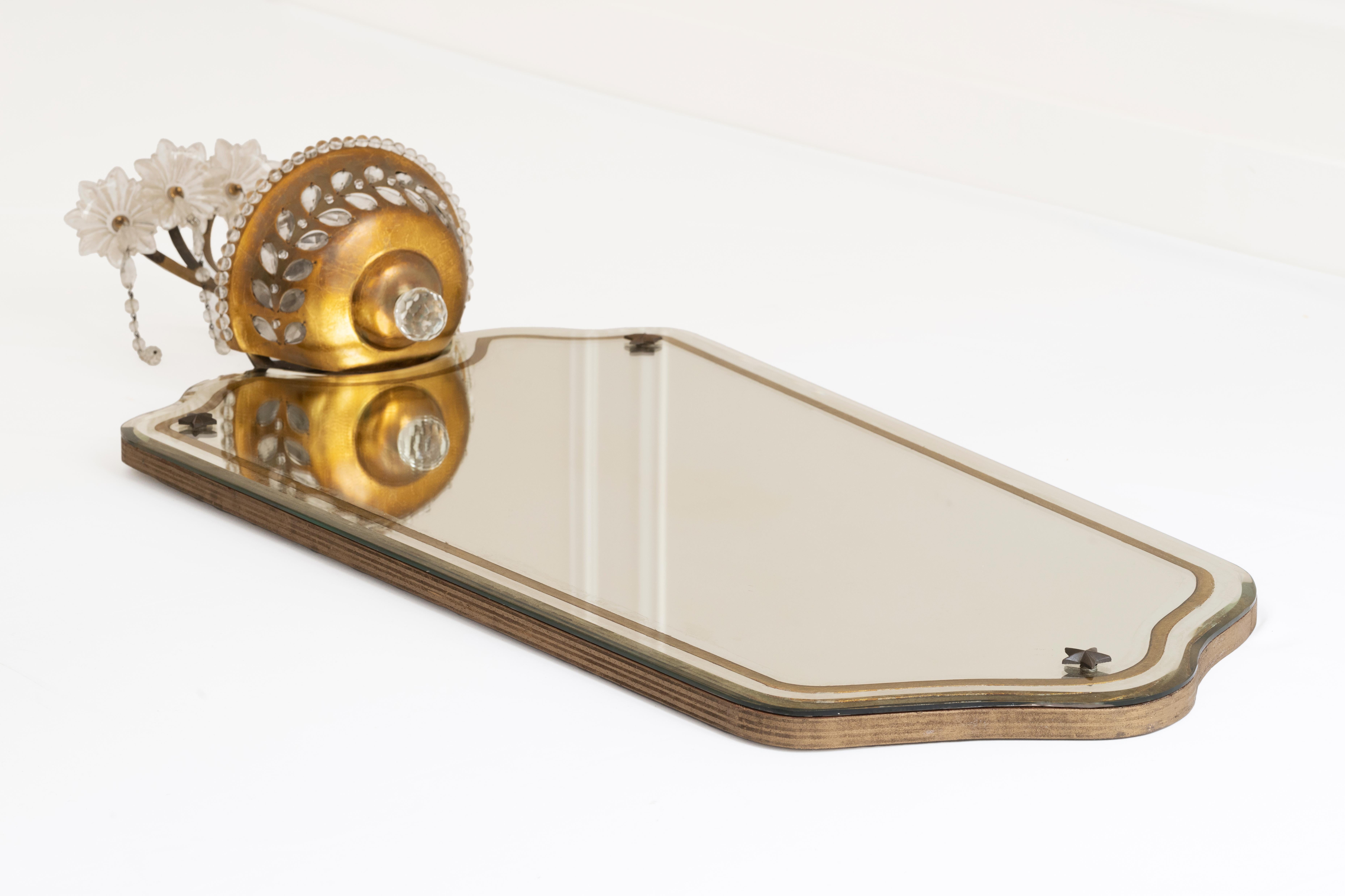 Francese Specchio da parete illuminato firmato Maison Baguès, specchio d'oro e vetro francese del XX secolo in vendita