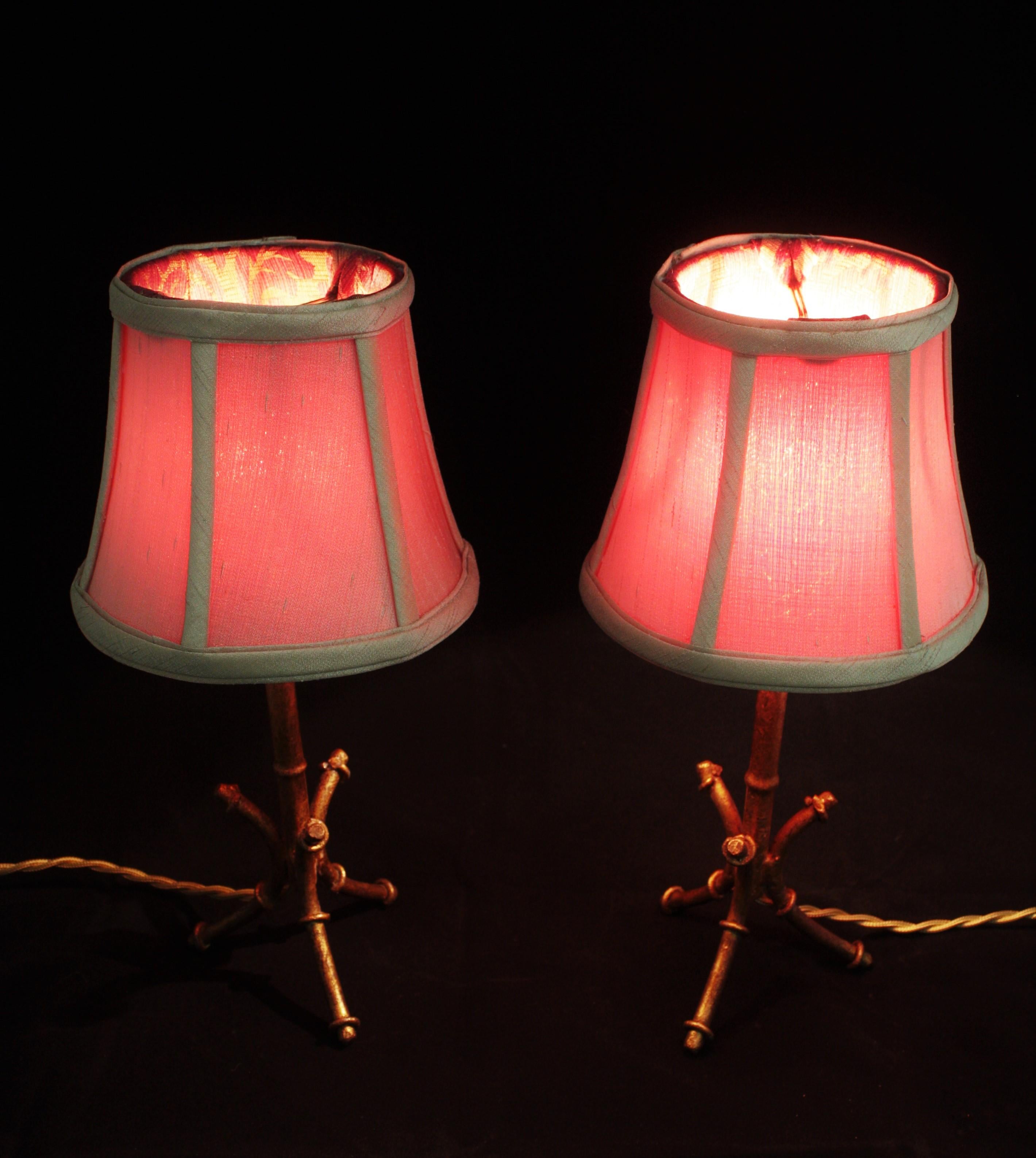 Mid-Century Modern Pair of Faux Bamboo Gilt Iron Tripod Table Lamps, Maison Bagues Style For Sale