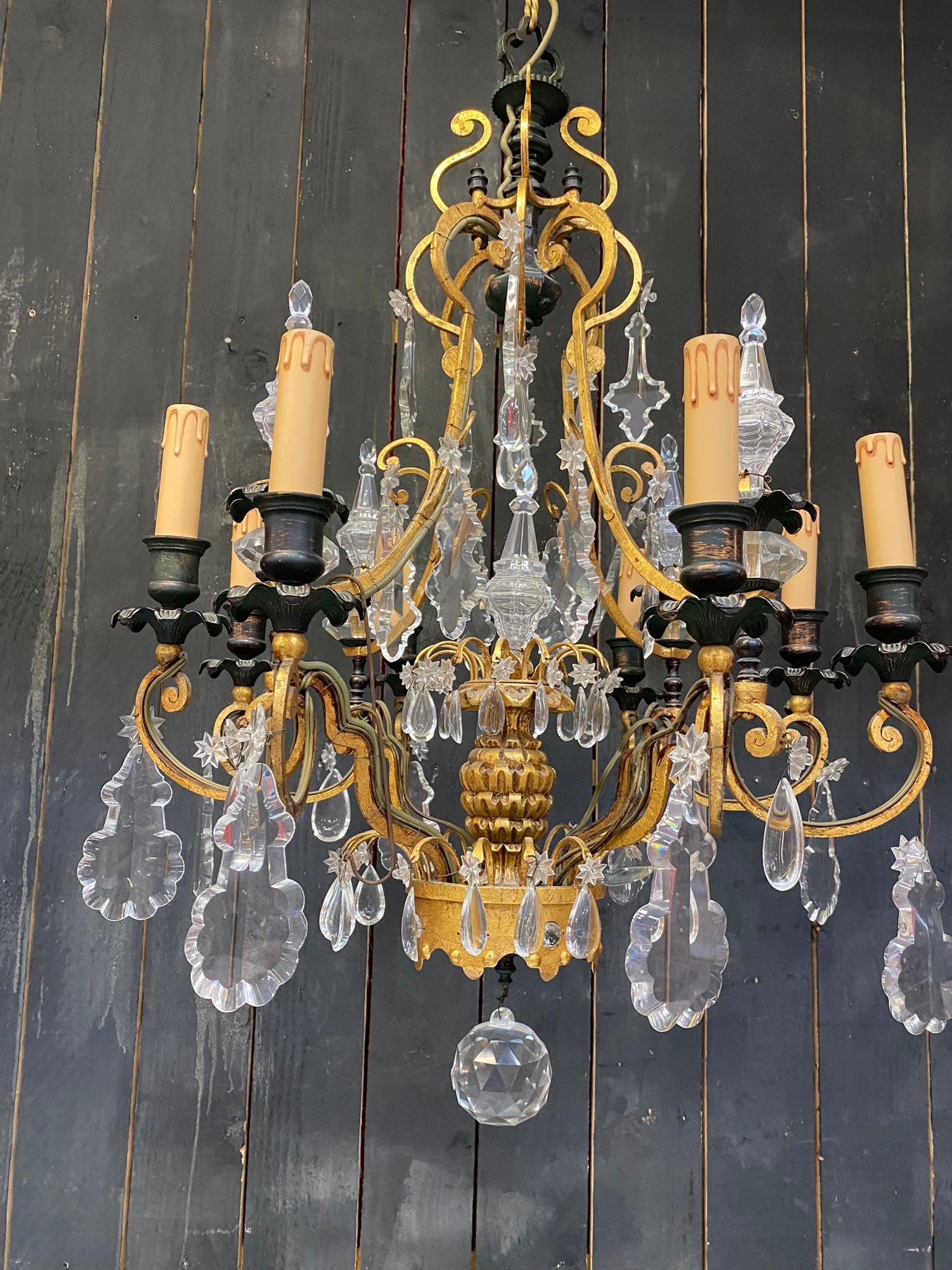 Lampadario grande in bronzo e cristallo Maison Baguès in vendita 8