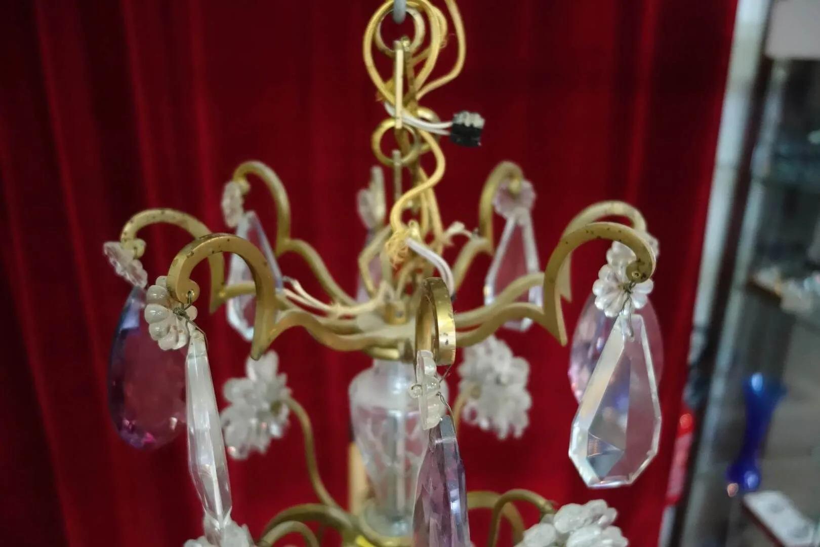 Milieu du XXe siècle Grand lustre en bronze et cristal de la Maison Bagus en vente