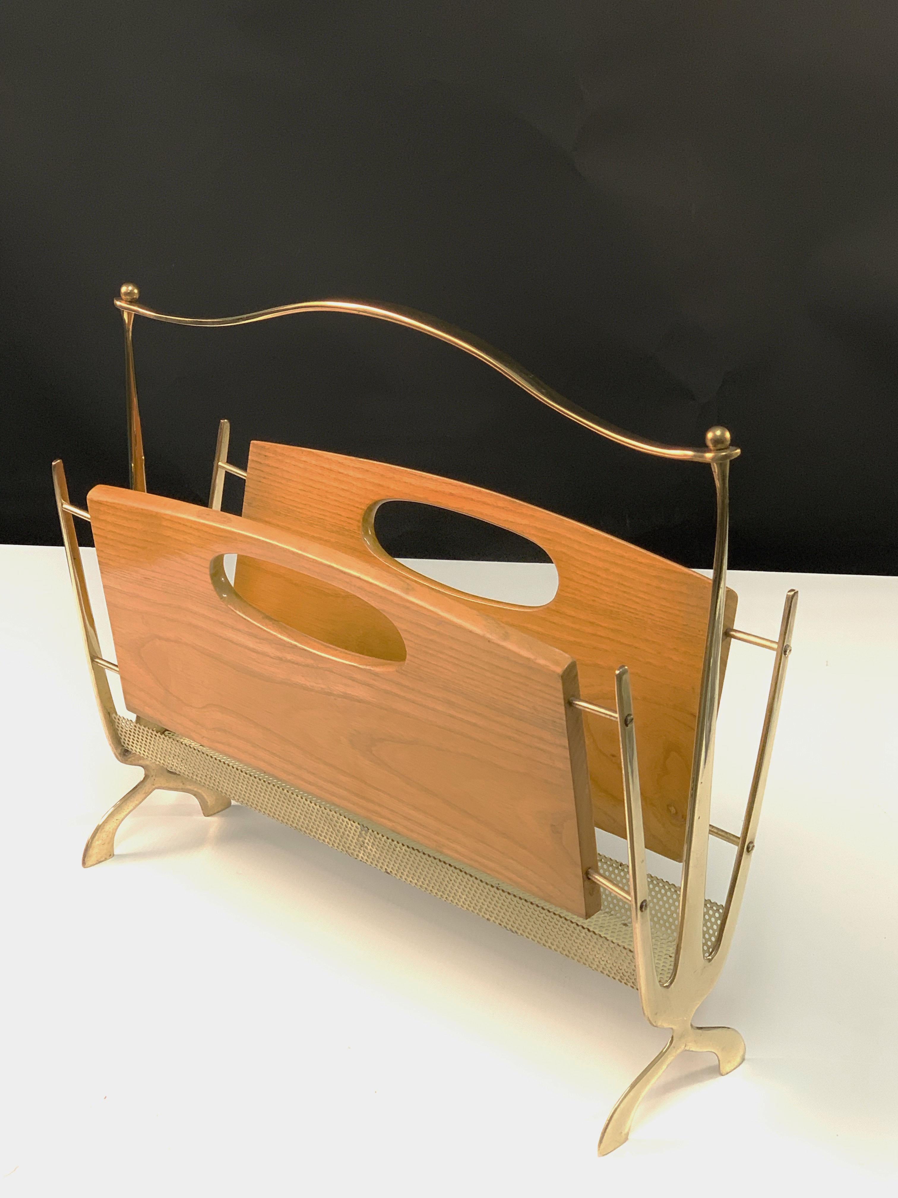 Mid-Century Modern Maison Baguès Midcentury Brass and Chestnut Wood French Magazine Rack, 1950s For Sale