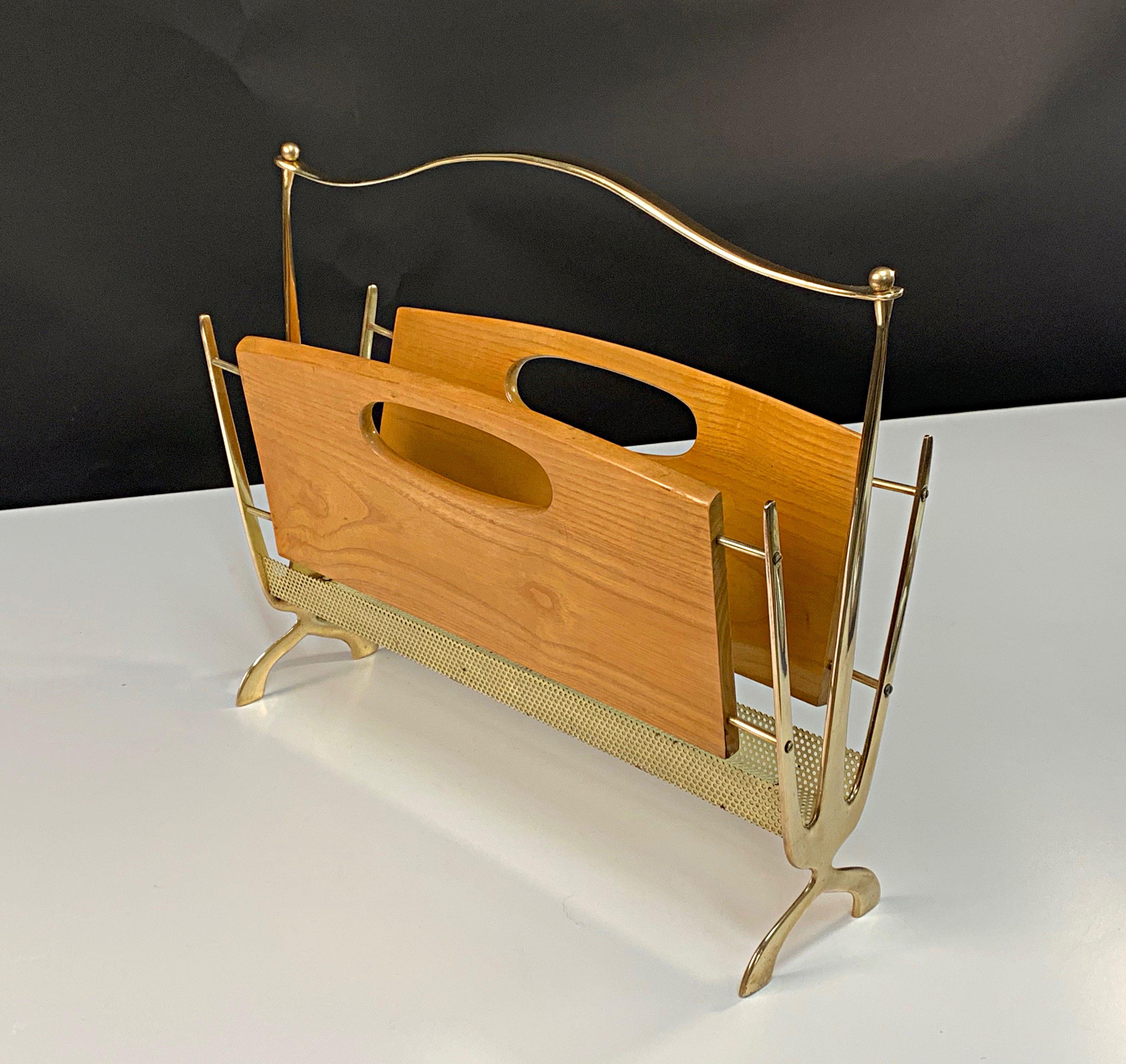 Mid-20th Century Maison Baguès Midcentury Brass and Chestnut Wood French Magazine Rack, 1950s For Sale