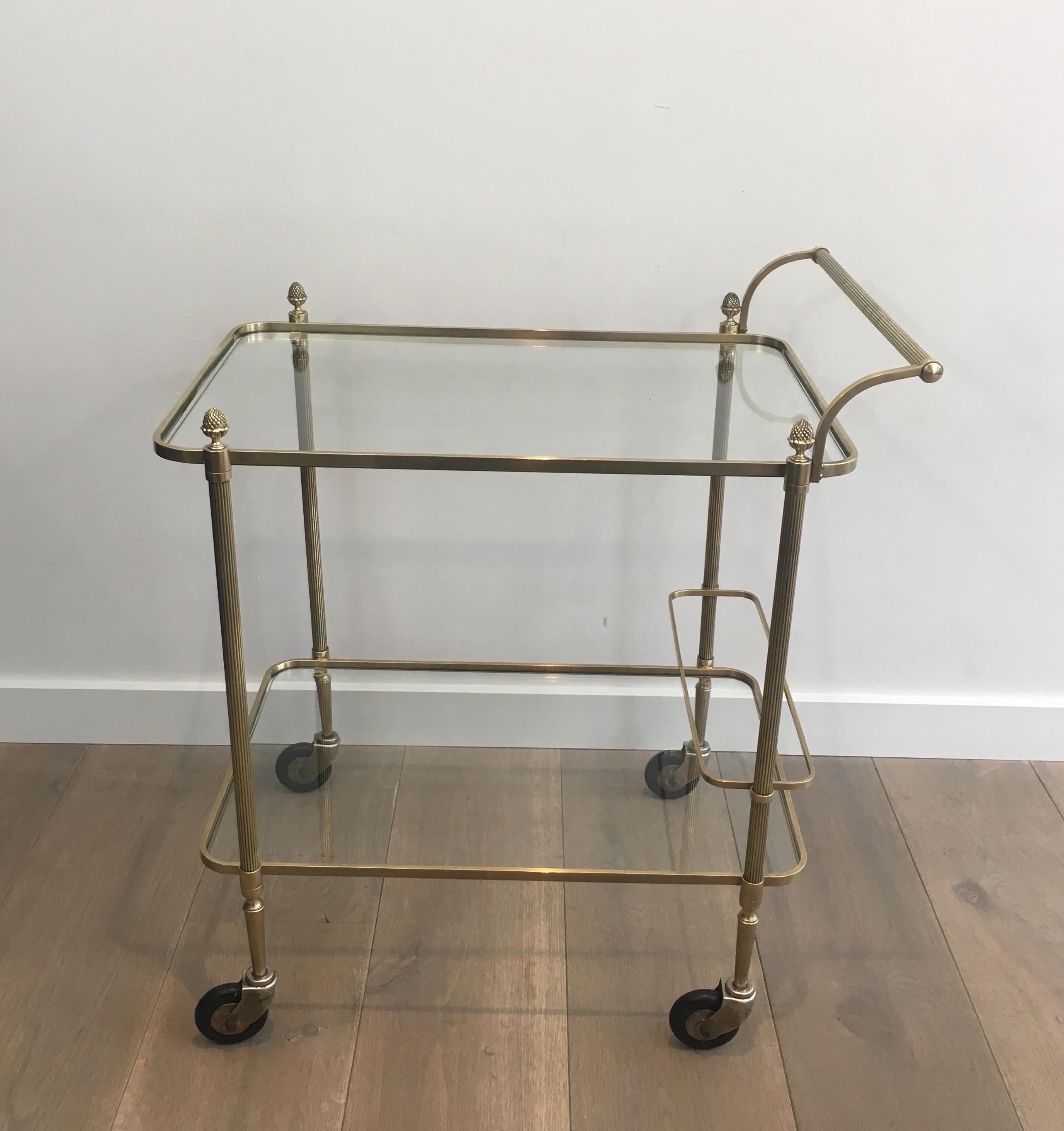 Maison Bagués, Neoclassical Brass Bar Cart with 2 Clear Glass Shelves For Sale 4