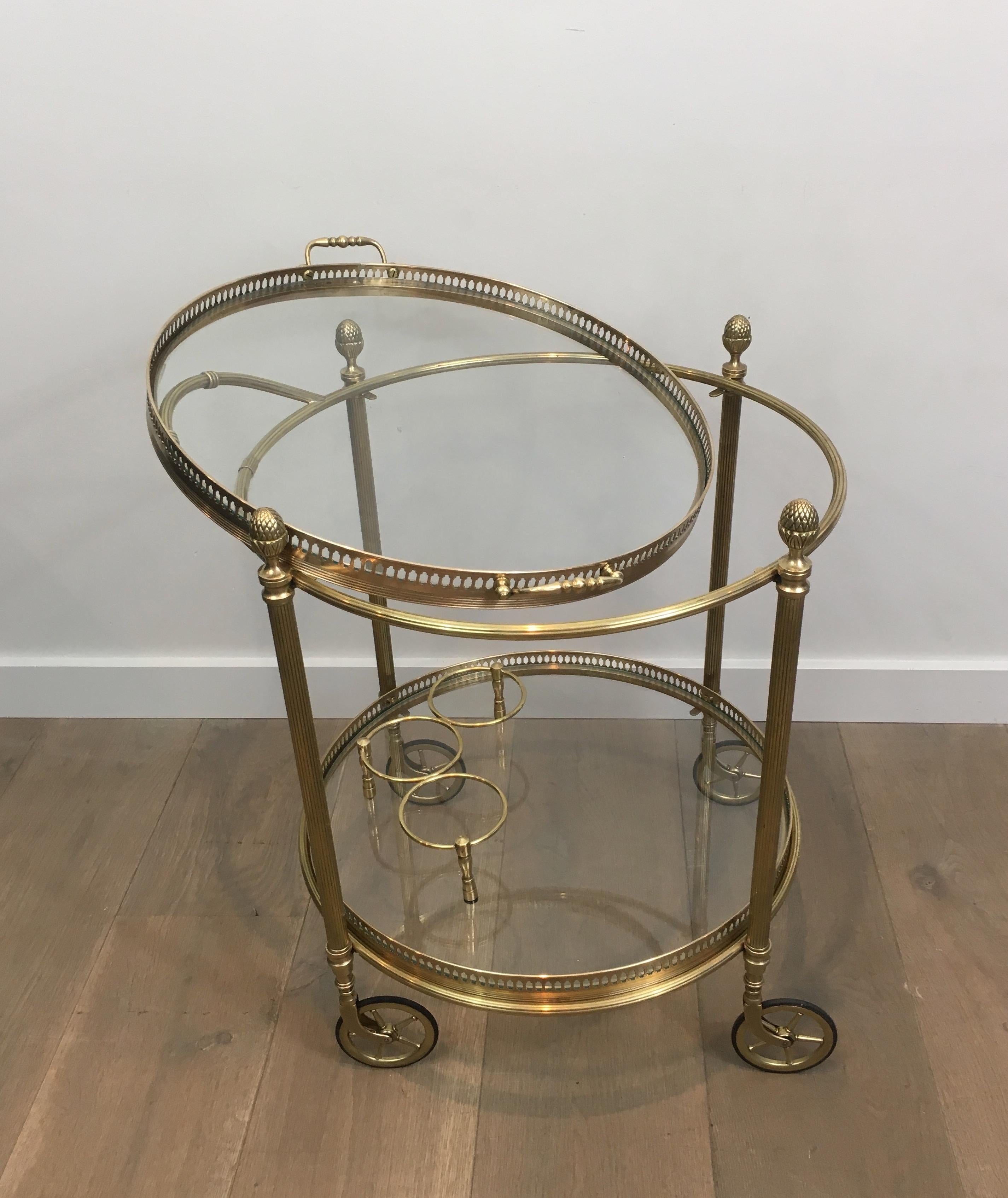 Maison Bagués, Neoclassical Style Brass Round Bar Cart with 2 Removable Trays In Good Condition In Marcq-en-Barœul, Hauts-de-France