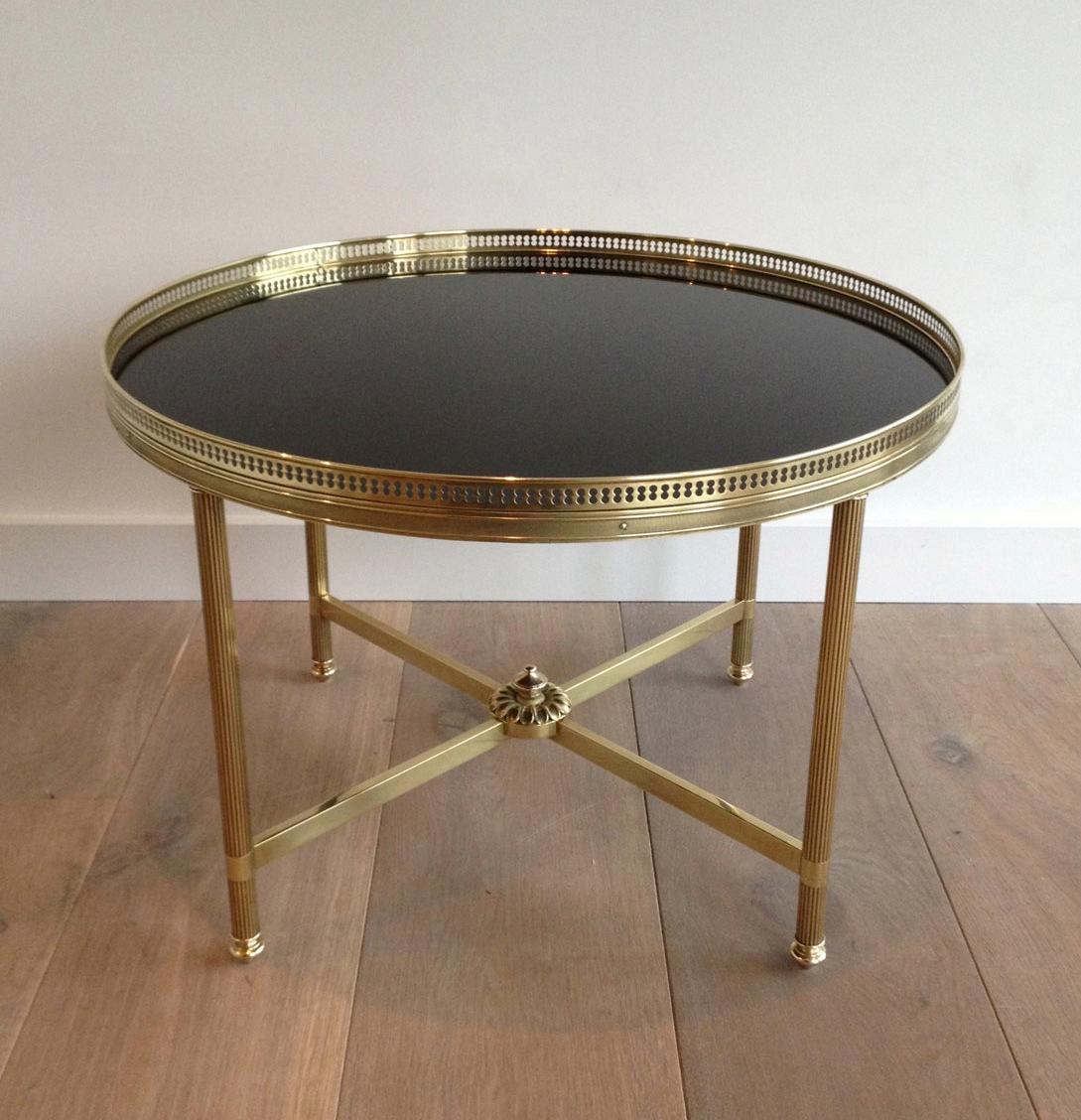 Maison Baguès, Neoclassical Style Round Brass Coffee Table with Black Lacquered In Good Condition In Marcq-en-Barœul, Hauts-de-France